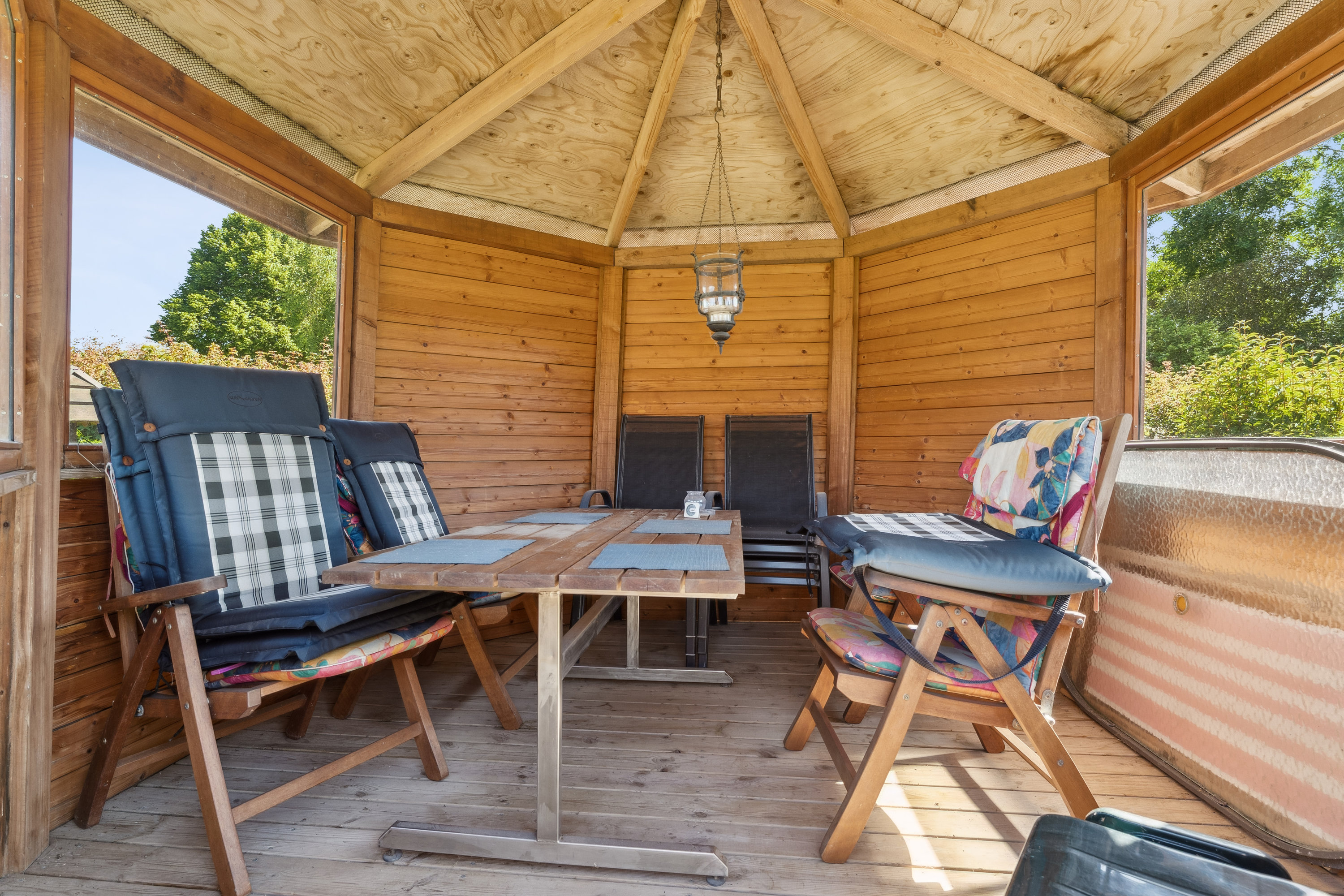 Fremhævet terrasse billede i fuldskærmstilstand. Billede af Lærkevej 15, 8850 Bjerringbro