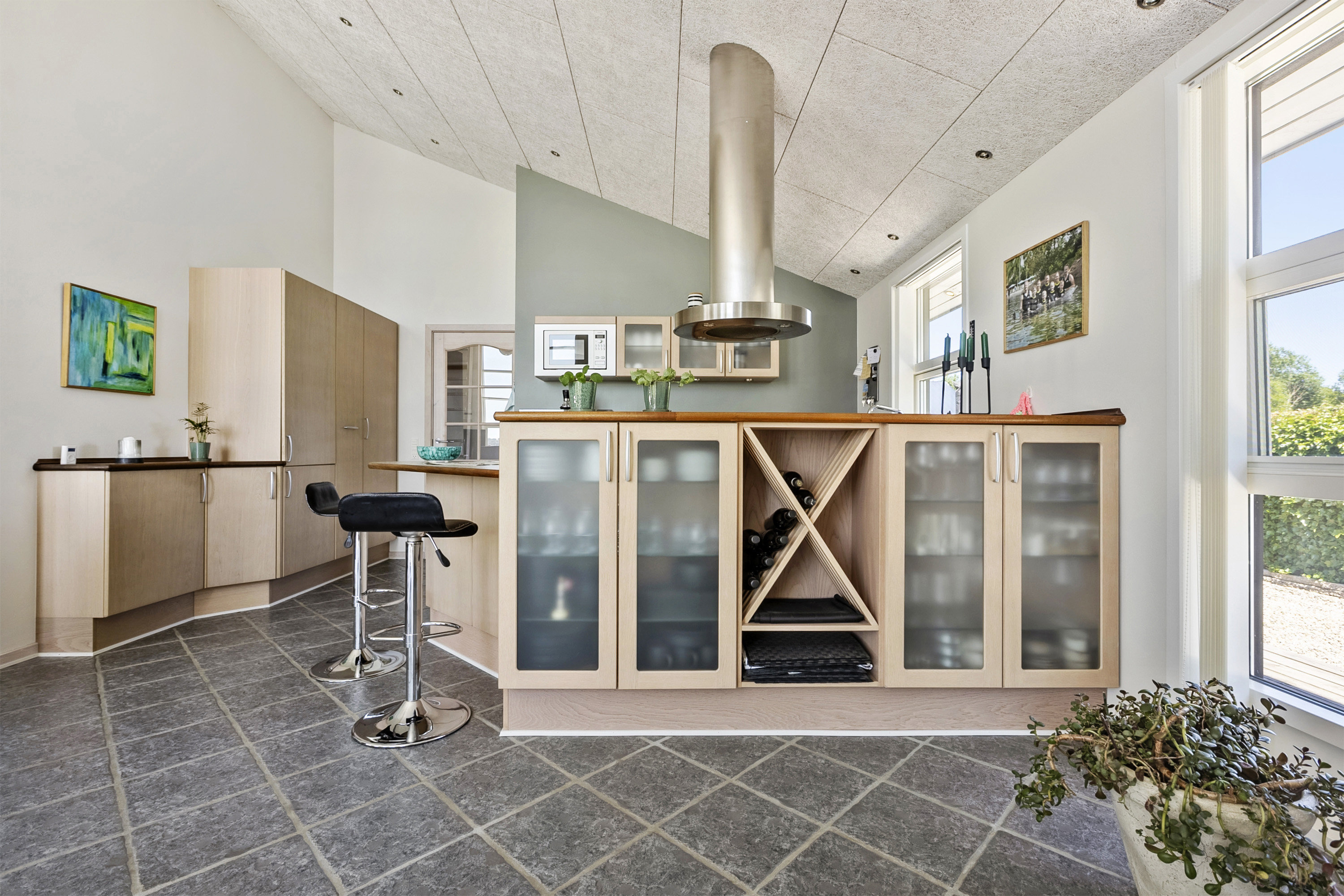 Fremhævet køkken billede i fuldskærmstilstand. Billede af Skarrevvej 304, 6200 Aabenraa