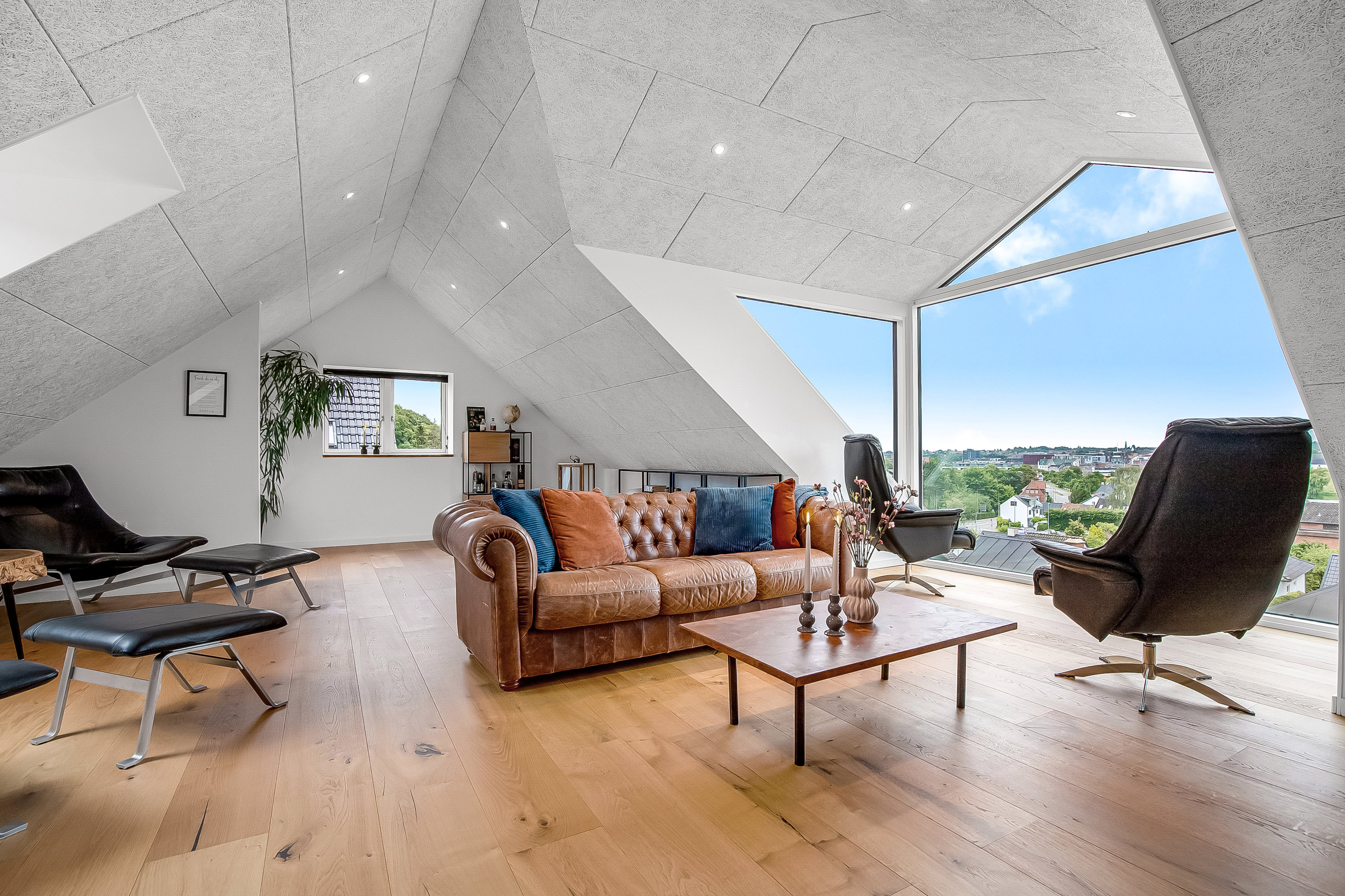 Fremhævet stue billede i fuldskærmstilstand. Billede af Vagtelvej 9, 6000 Kolding