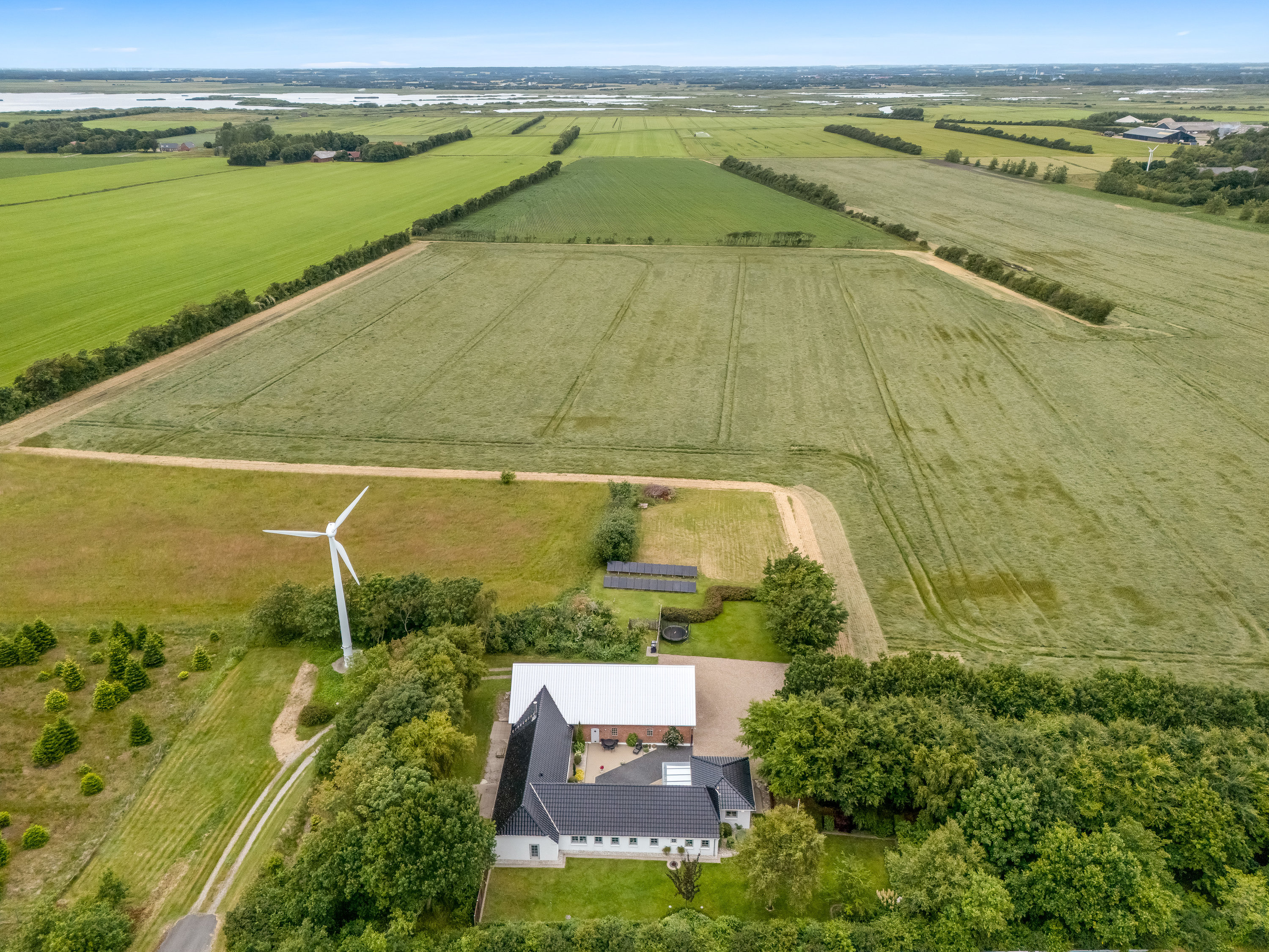 Fremhævet luftfoto billede i fuldskærmstilstand. Billede af Tarmvej 8, Lønborg, 6880 Tarm