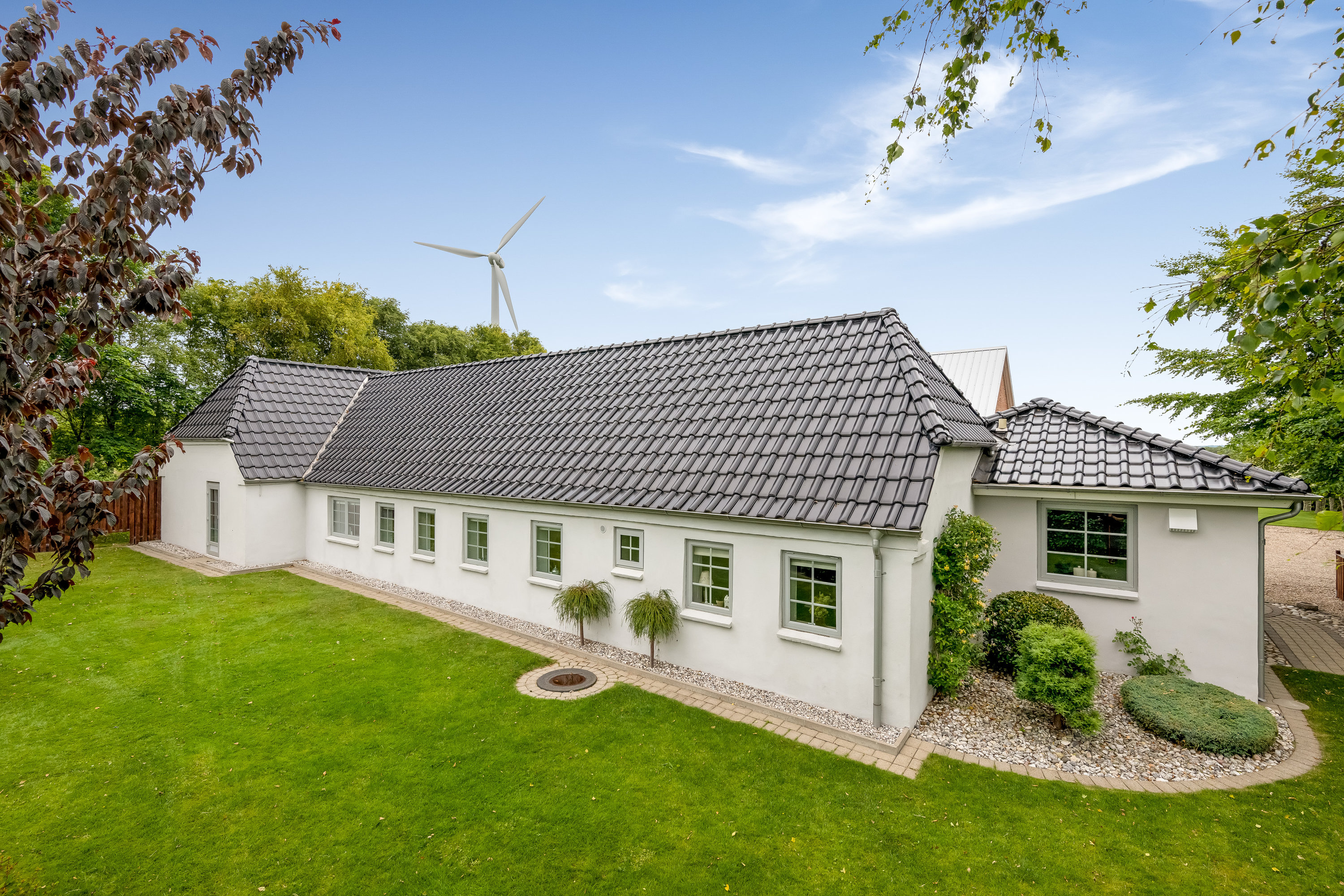 Fremhævet facade billede i fuldskærmstilstand. Billede af Tarmvej 8, Lønborg, 6880 Tarm