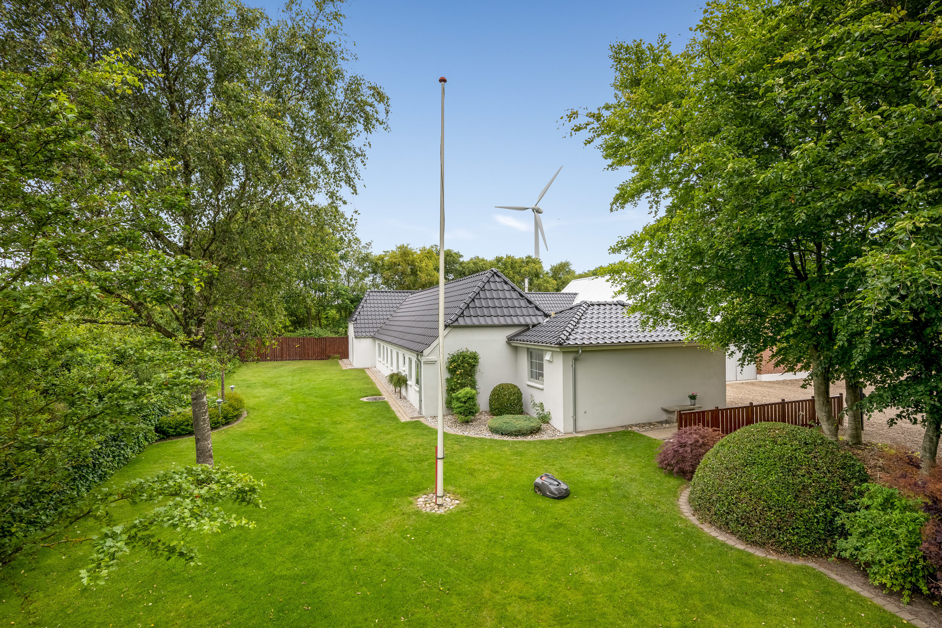 Fremhævet facade billede i fuldskærmstilstand. Billede af Tarmvej 8, Lønborg, 6880 Tarm