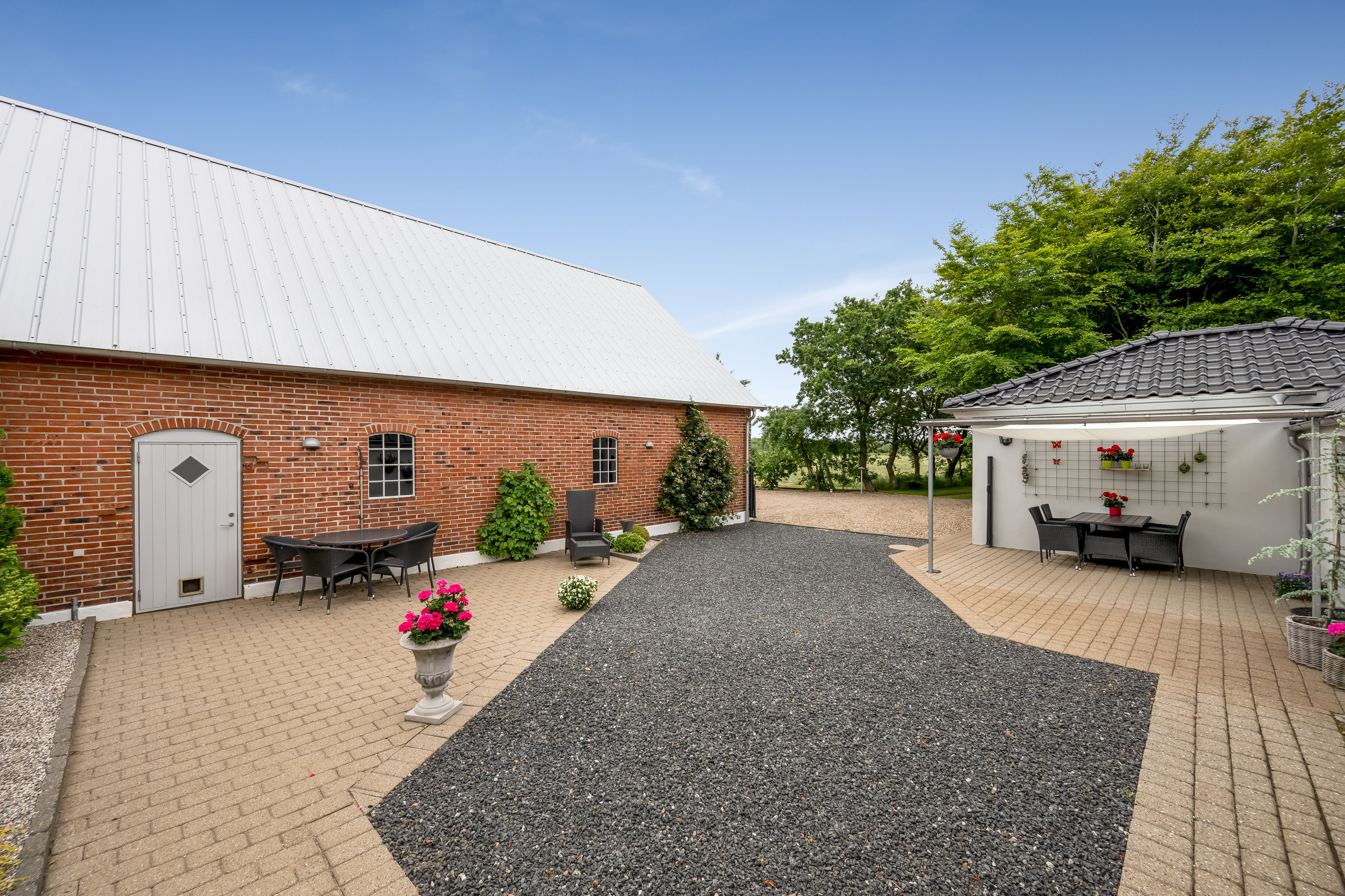 Fremhævet facade billede i fuldskærmstilstand. Billede af Tarmvej 8, Lønborg, 6880 Tarm