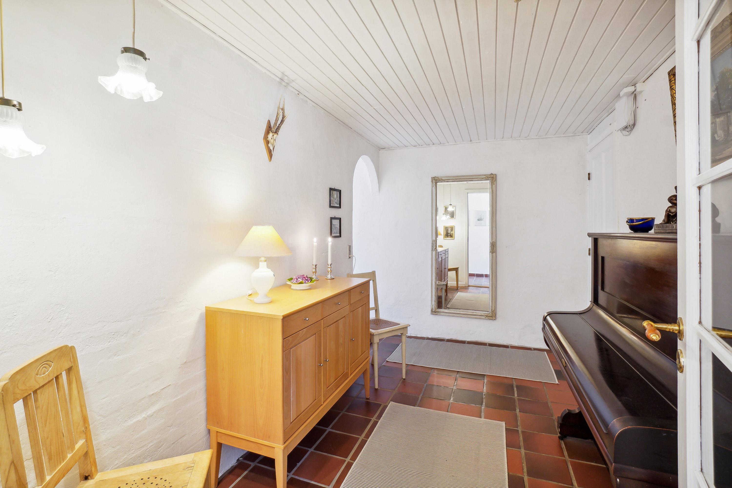 Fremhævet gang billede i fuldskærmstilstand. Billede af Lerdrupvej 18, Gylling, 8300 Odder