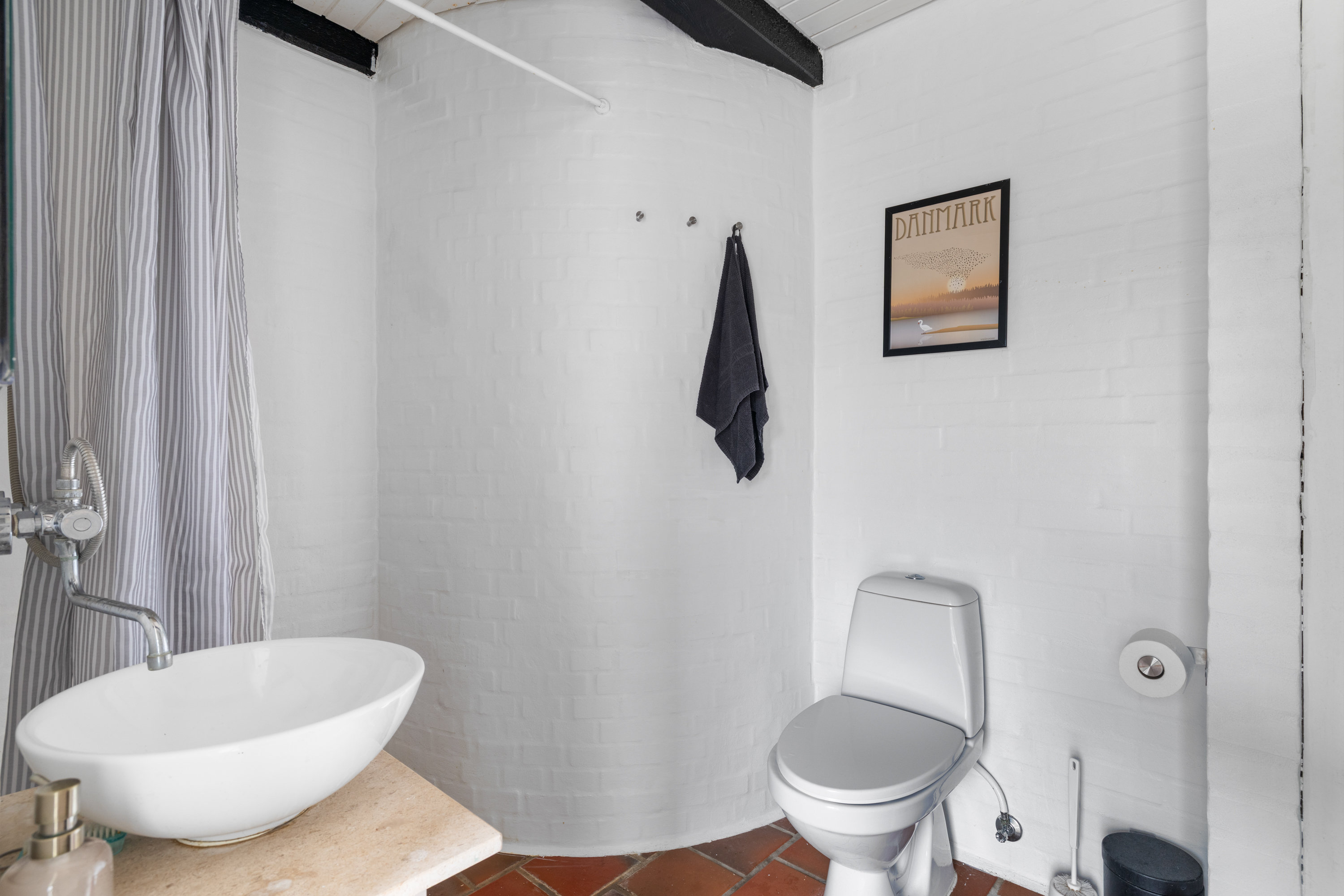 Fremhævet toilet billede i fuldskærmstilstand. Billede af Saugstedlund 46, 5600 Faaborg