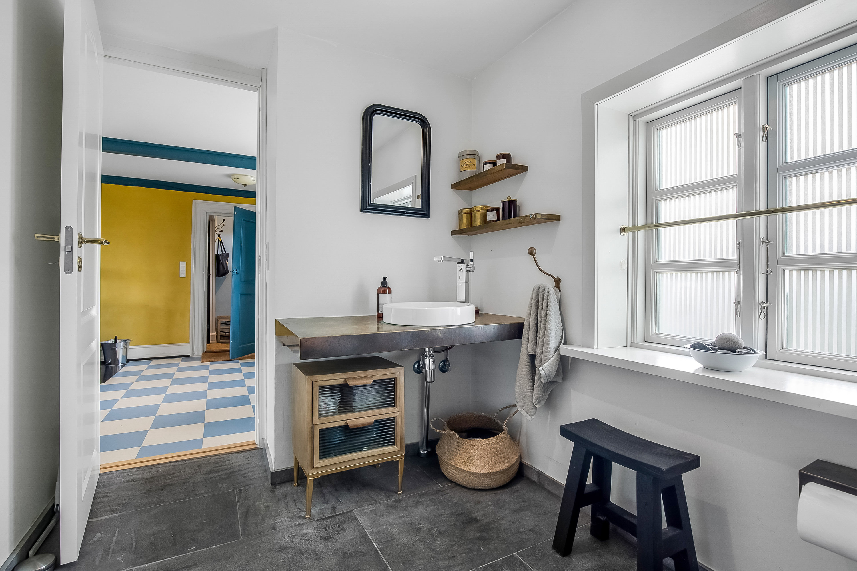 Fremhævet badeværelse billede i fuldskærmstilstand. Billede af Gl. Ålbovej 24, 6092 Sønder Stenderup