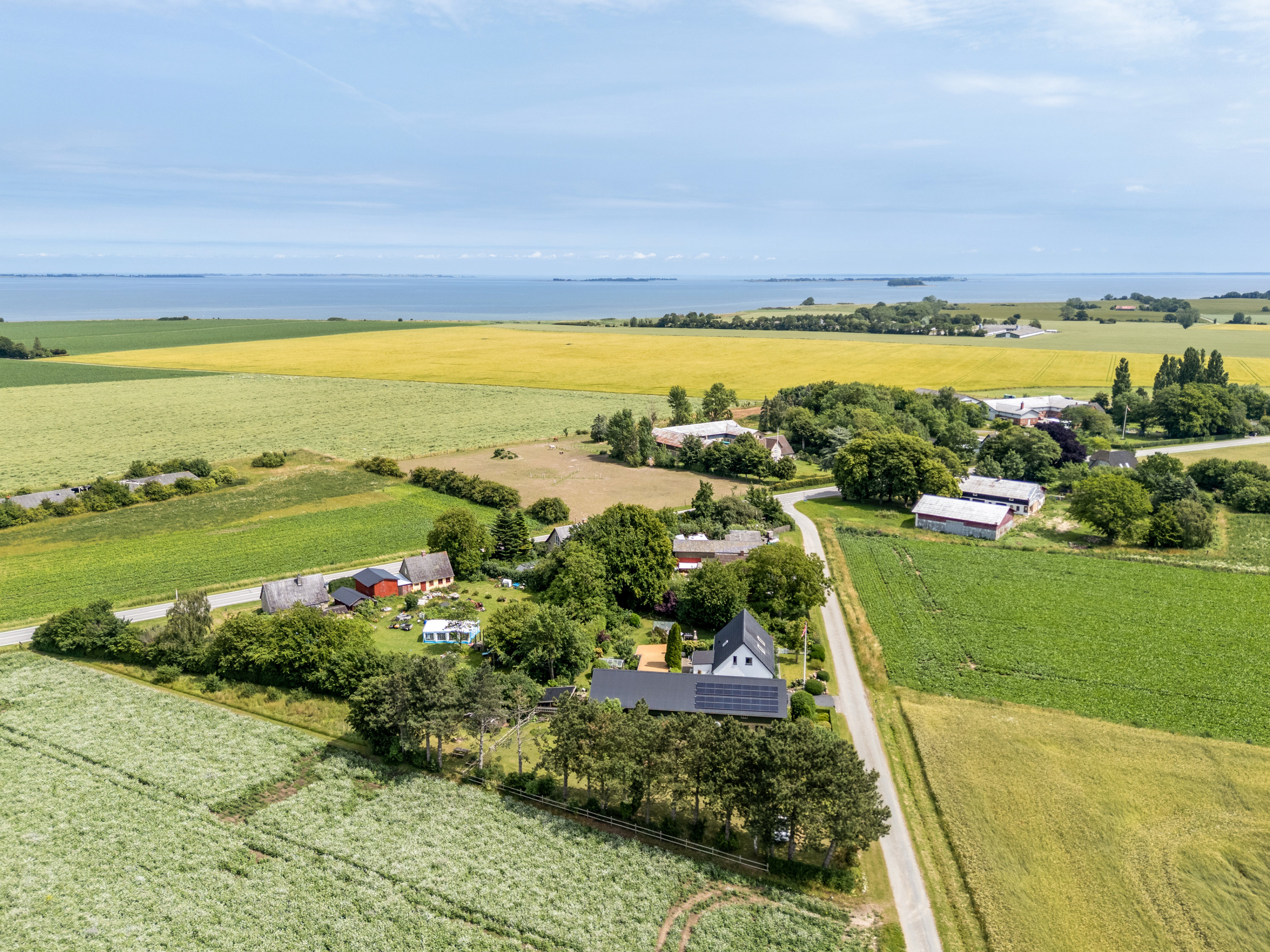 Fremhævet luftfoto billede i fuldskærmstilstand. Billede af Saltvig Hovvej 28, 4952 Stokkemarke