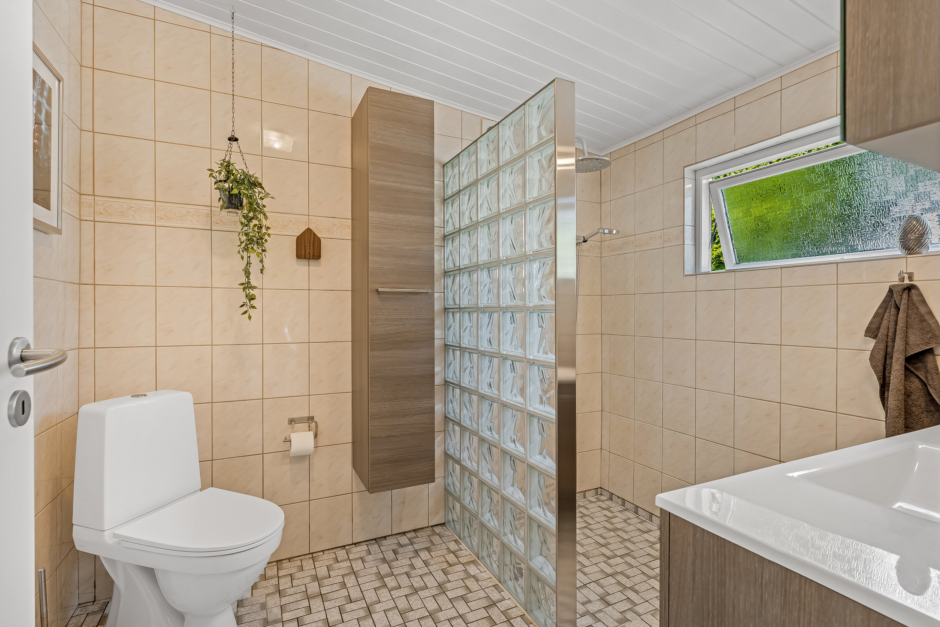 Fremhævet badeværelse billede i fuldskærmstilstand. Billede af Saltvig Hovvej 28, 4952 Stokkemarke