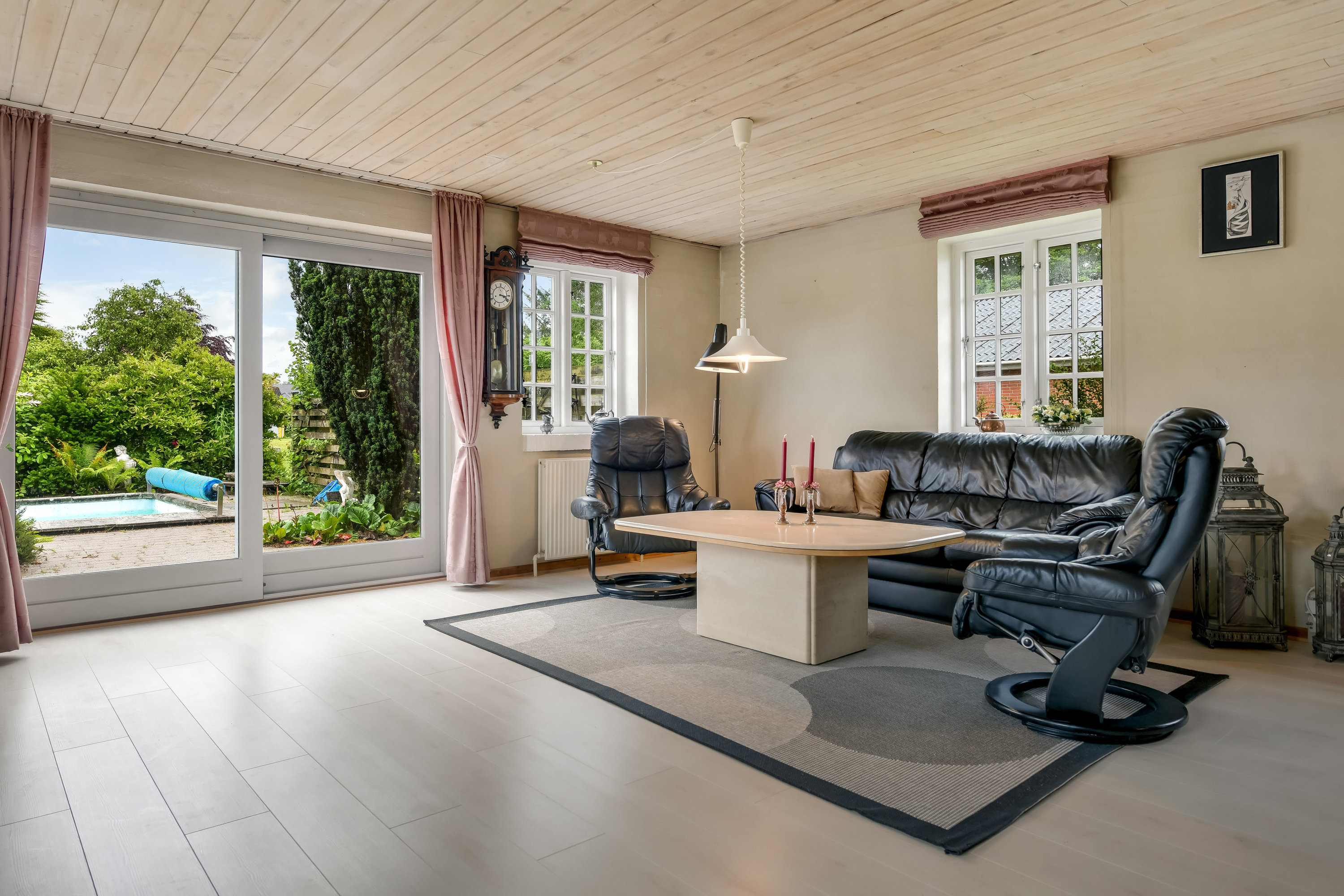 Fremhævet stue billede i fuldskærmstilstand. Billede af Bækkevej 5, 6623 Vorbasse