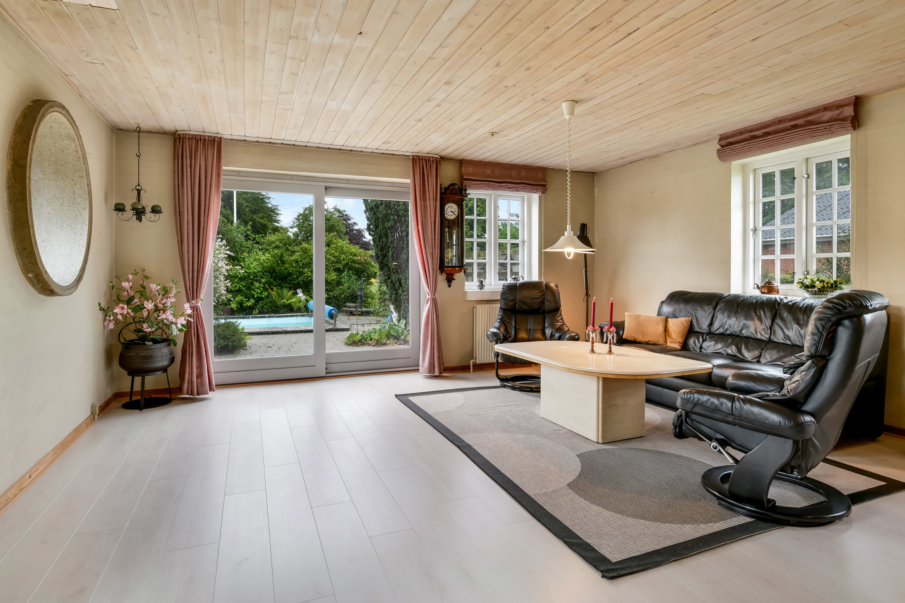 Fremhævet stue billede i fuldskærmstilstand. Billede af Bækkevej 5, 6623 Vorbasse