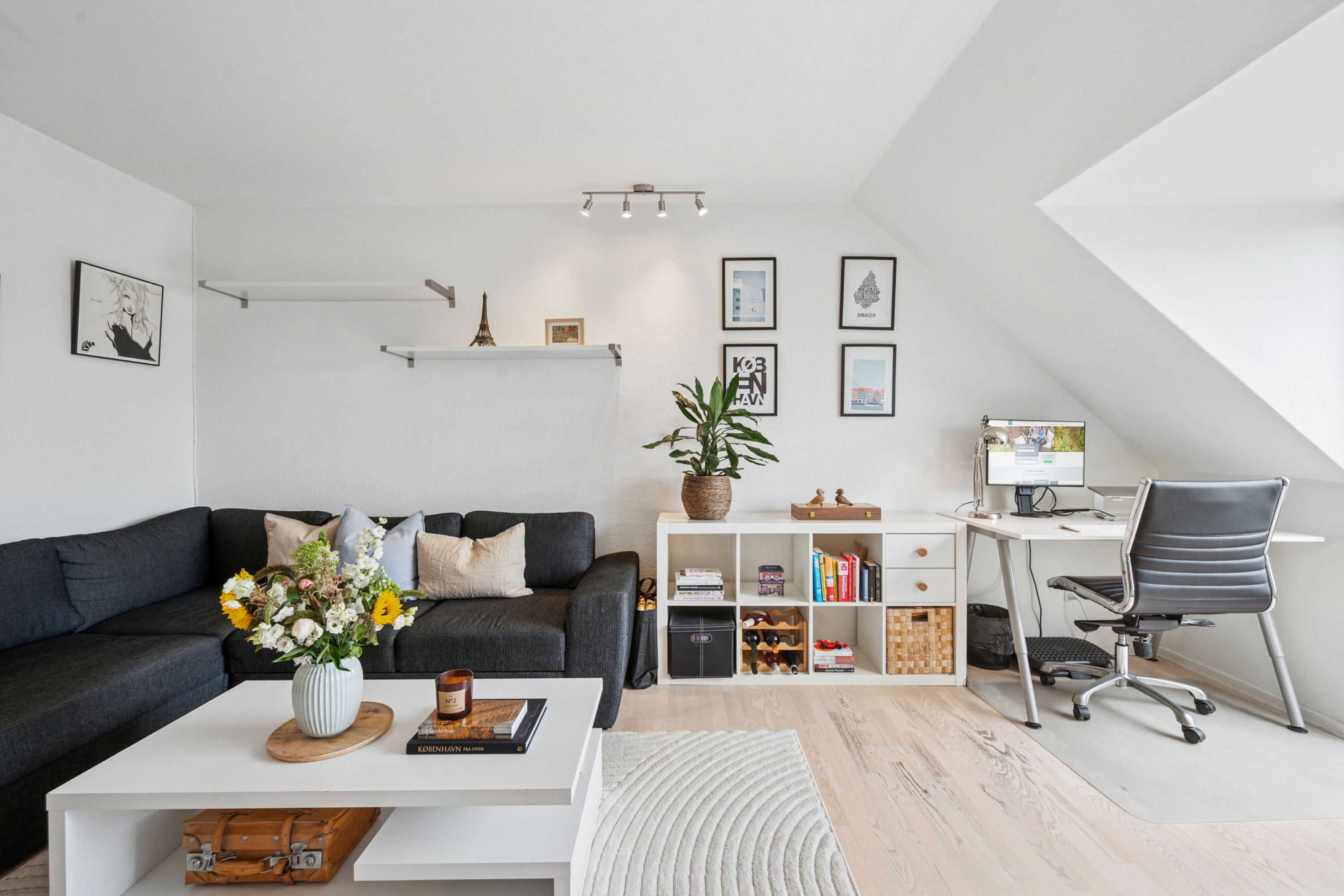 Fremhævet stue billede i fuldskærmstilstand. Billede af (ikke aktuel) Amagerbrogade 244, 4. tv., 2300 København S