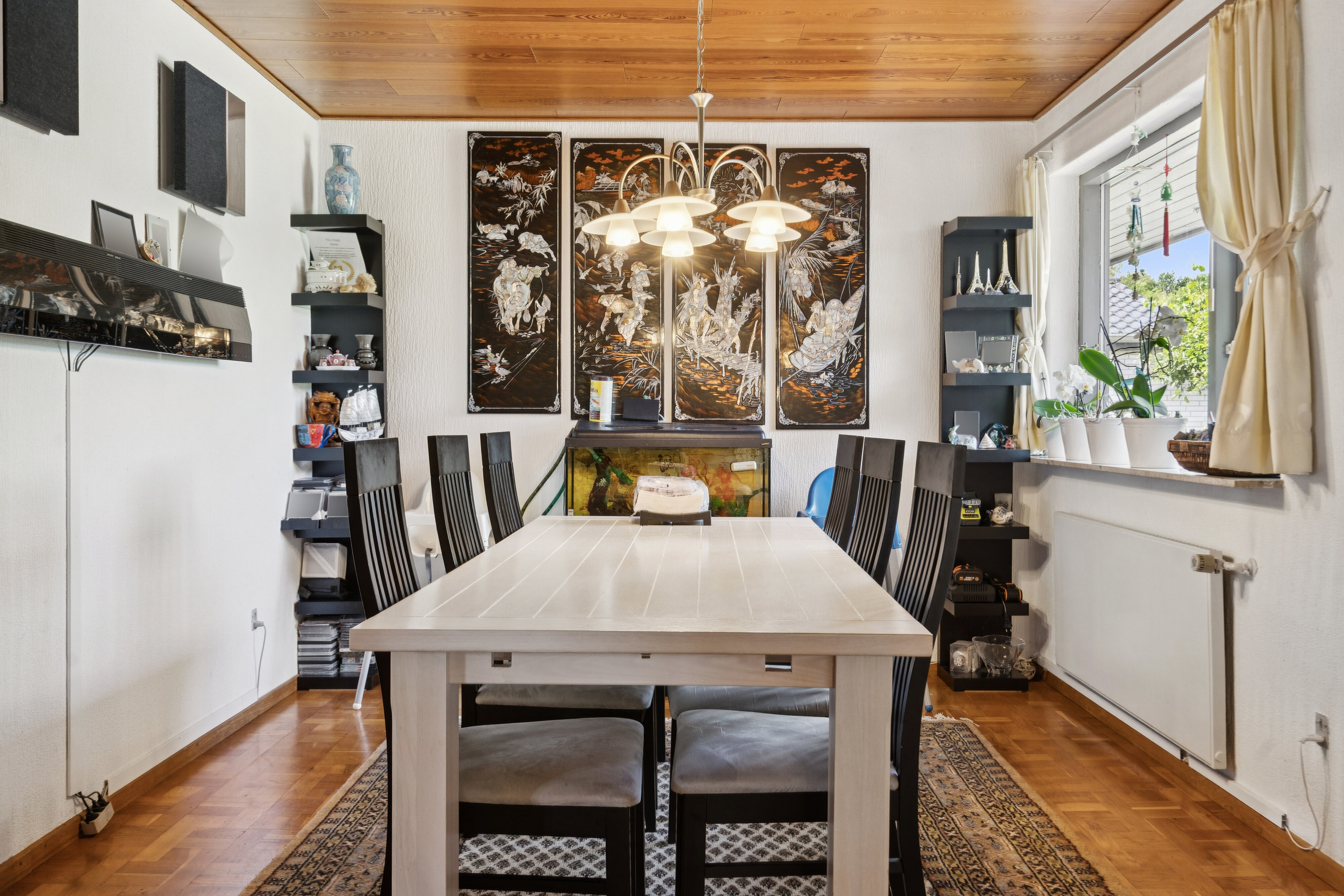 Fremhævet spisestue billede i fuldskærmstilstand. Billede af Bådvej 66, 5240 Odense NØ