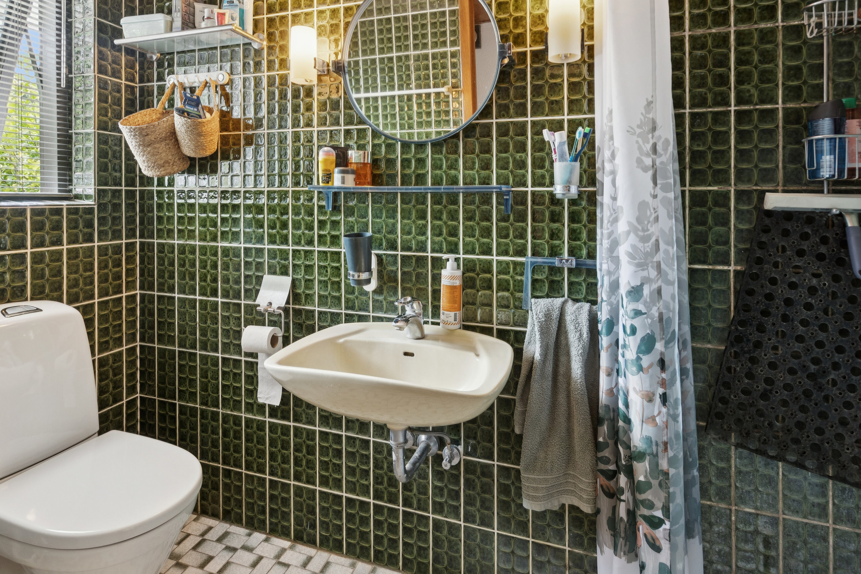 Fremhævet badeværelse billede i fuldskærmstilstand. Billede af Bådvej 66, 5240 Odense NØ