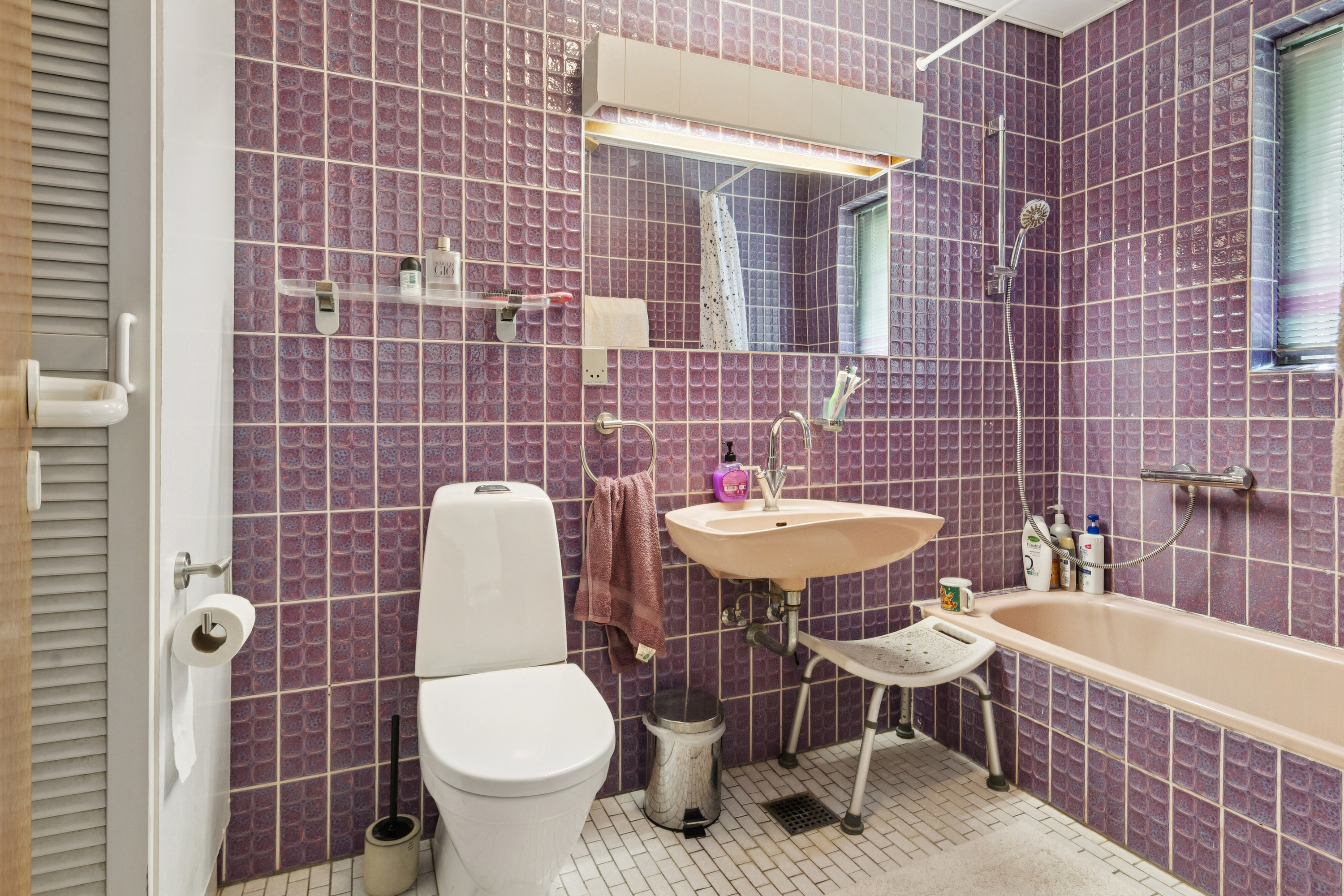 Fremhævet badeværelse billede i fuldskærmstilstand. Billede af Bådvej 66, 5240 Odense NØ