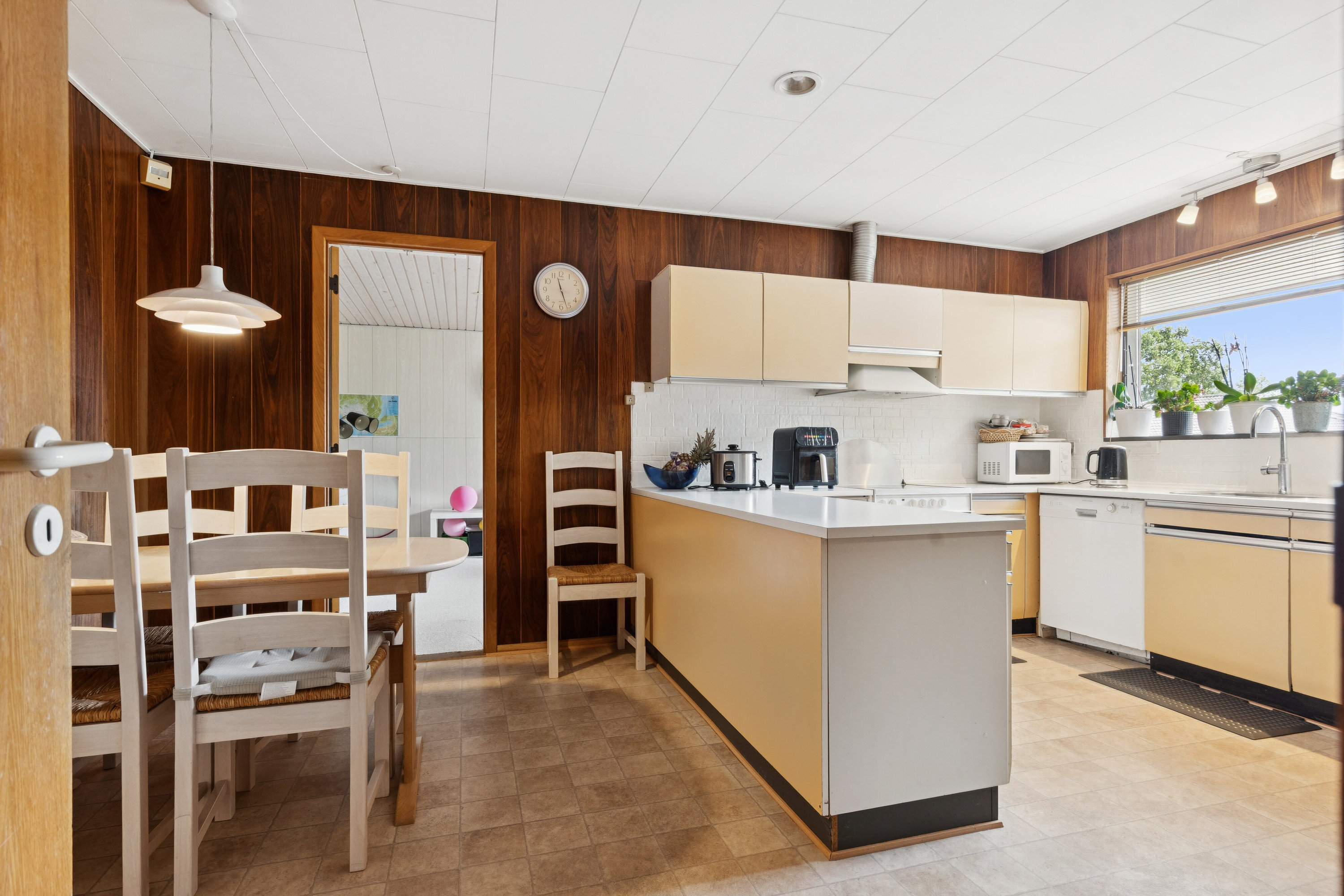 Fremhævet køkken billede i fuldskærmstilstand. Billede af Bådvej 66, 5240 Odense NØ