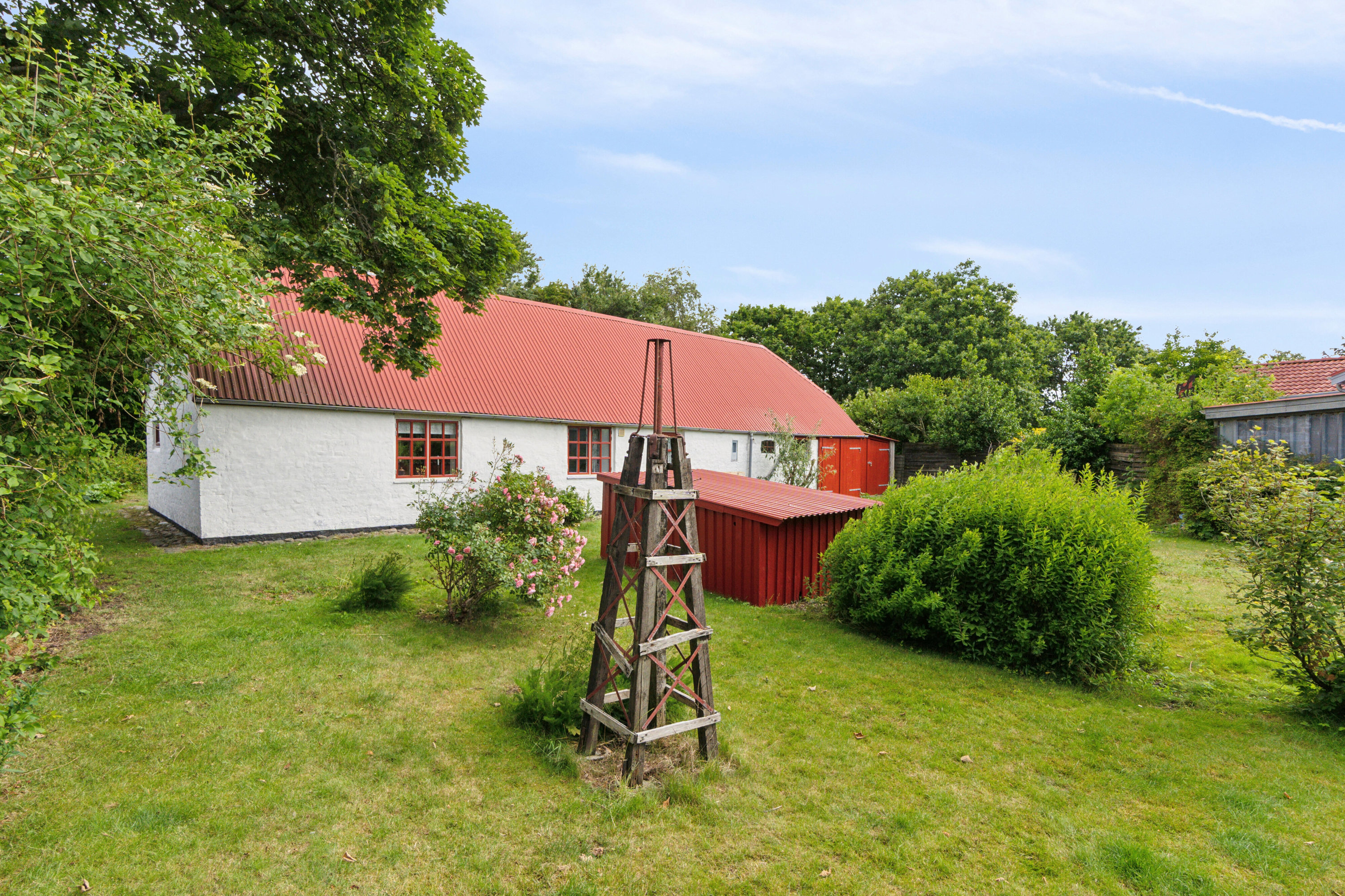 Fremhævet set fra haven billede i fuldskærmstilstand. Billede af Borgergade 36, Koldby, 7752 Snedsted