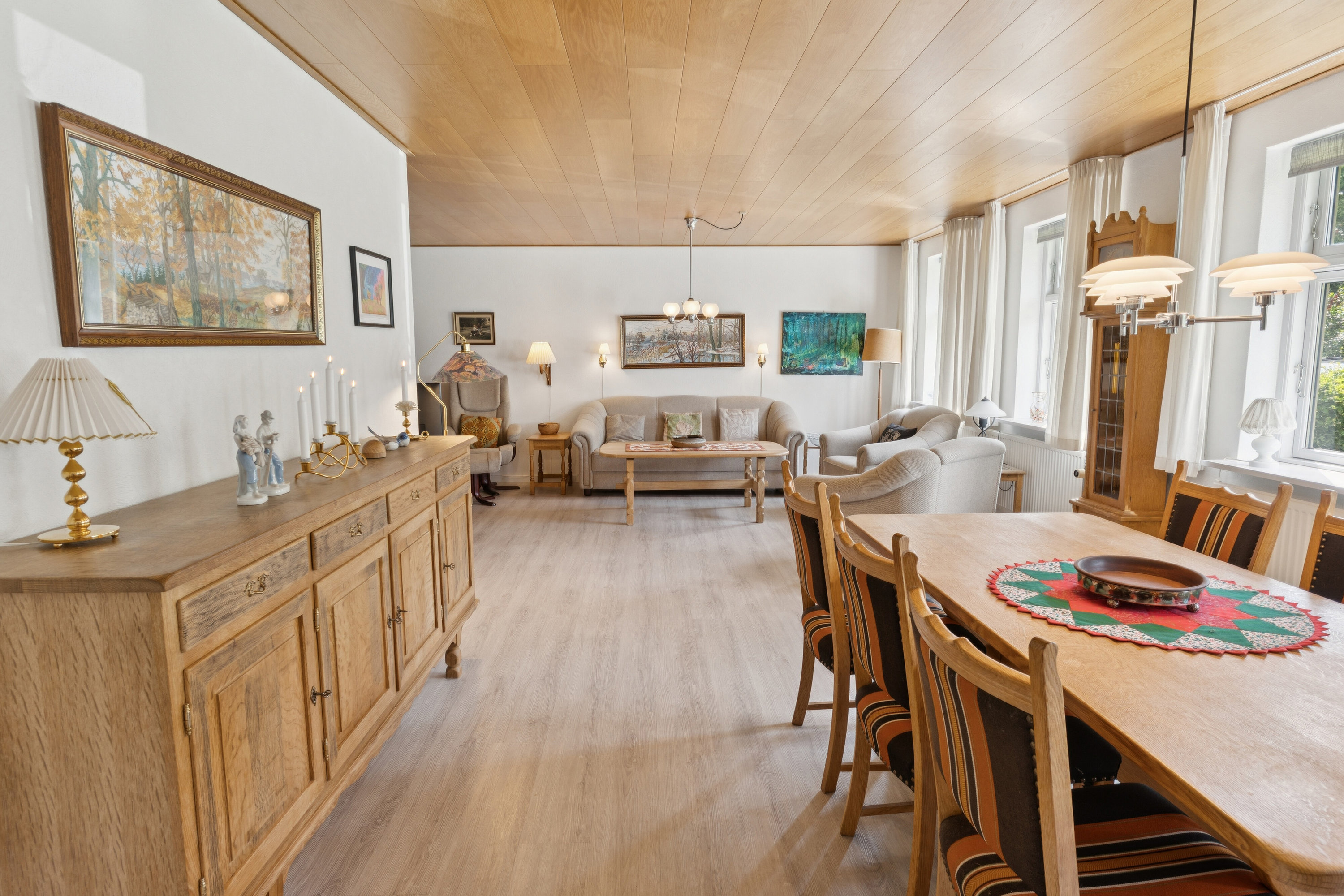 Fremhævet spisestue billede i fuldskærmstilstand. Billede af Jerupvej 365, Mosbjerg, 9870 Sindal