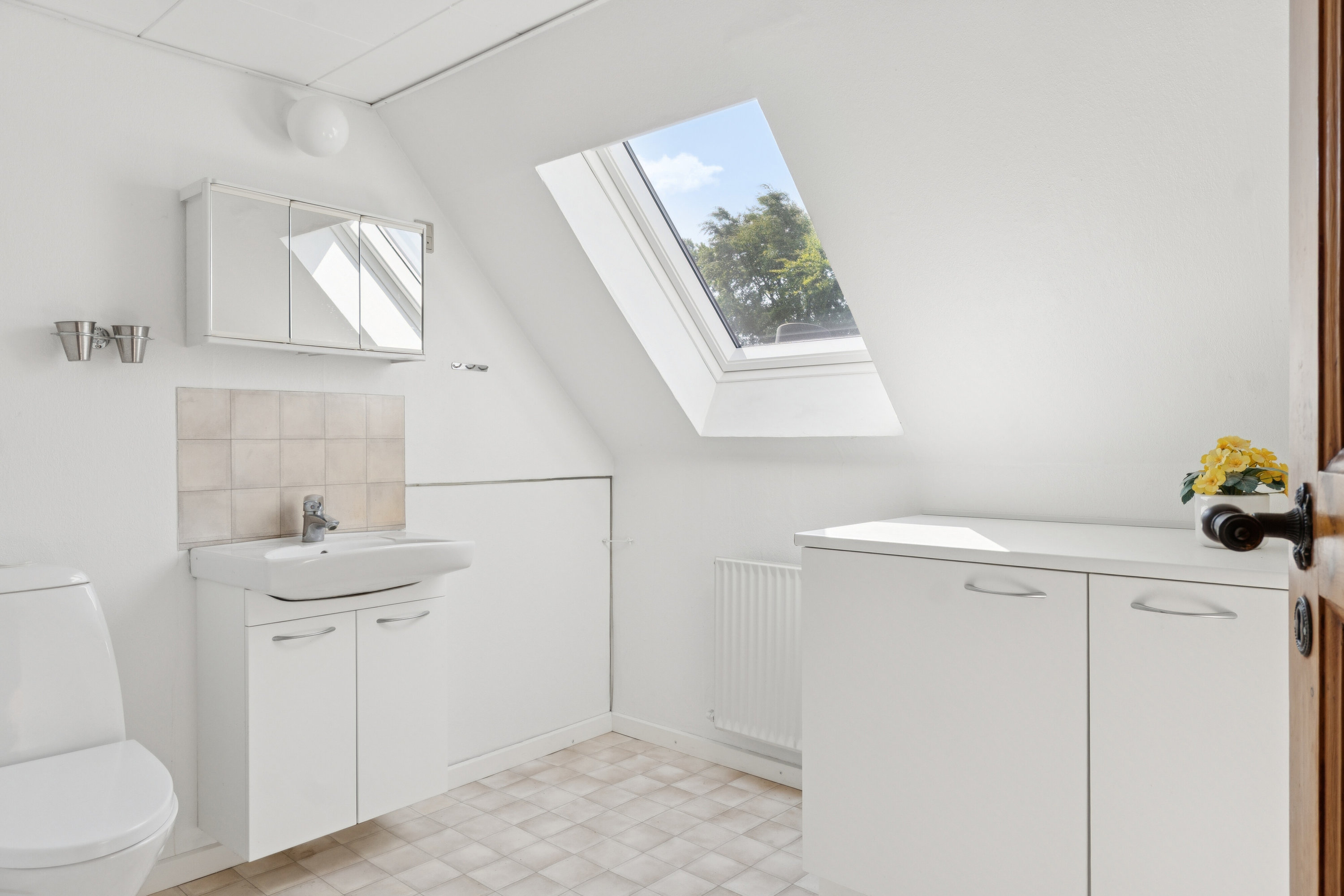 Fremhævet badeværelse billede i fuldskærmstilstand. Billede af Jerupvej 365, Mosbjerg, 9870 Sindal