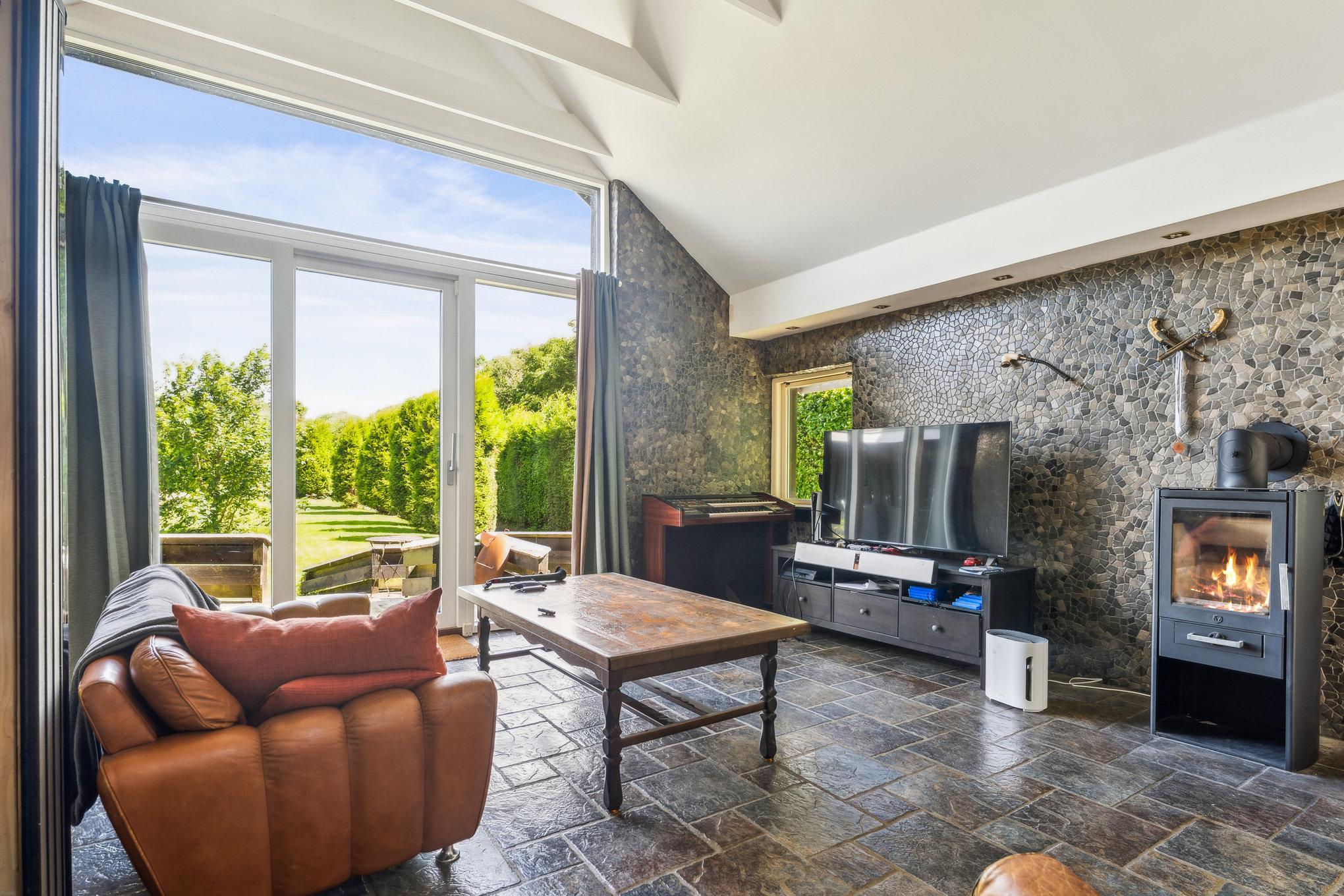 Fremhævet stue billede i fuldskærmstilstand. Billede af Læstenvej 6, Nørbæk, 8990 Fårup