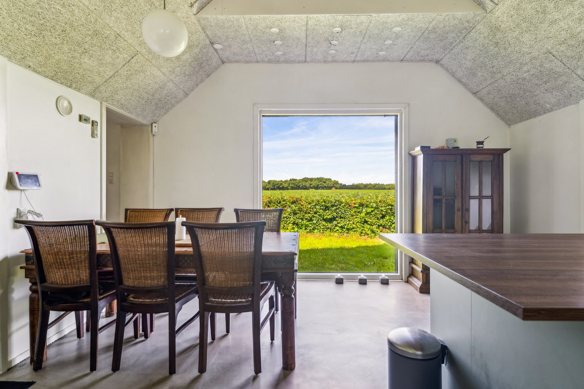 Fremhævet stue billede i fuldskærmstilstand. Billede af Læstenvej 6, Nørbæk, 8990 Fårup