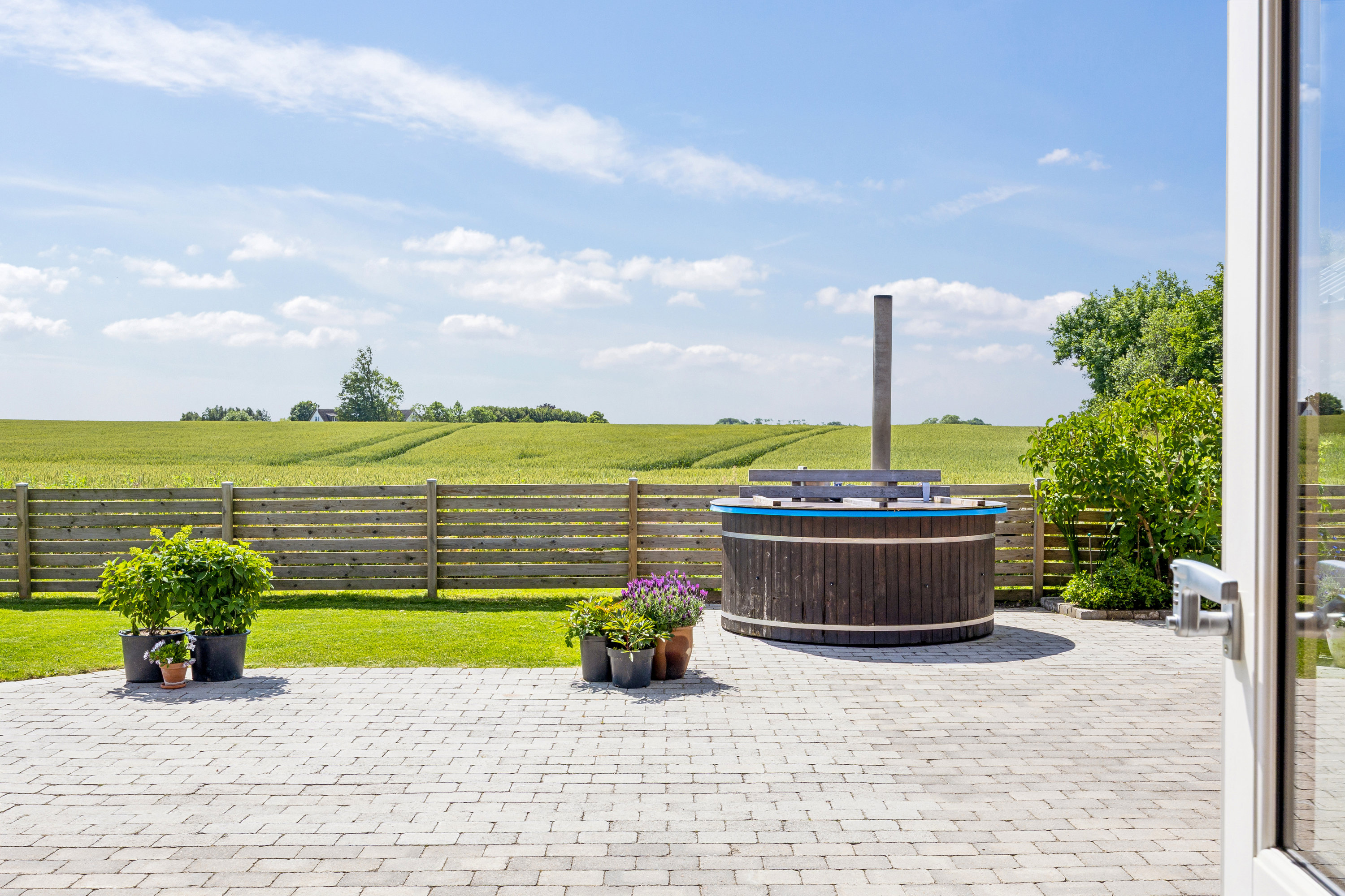 Fremhævet terrasse billede i fuldskærmstilstand. Billede af Gummersmarkvej 18, 4632 Bjæverskov