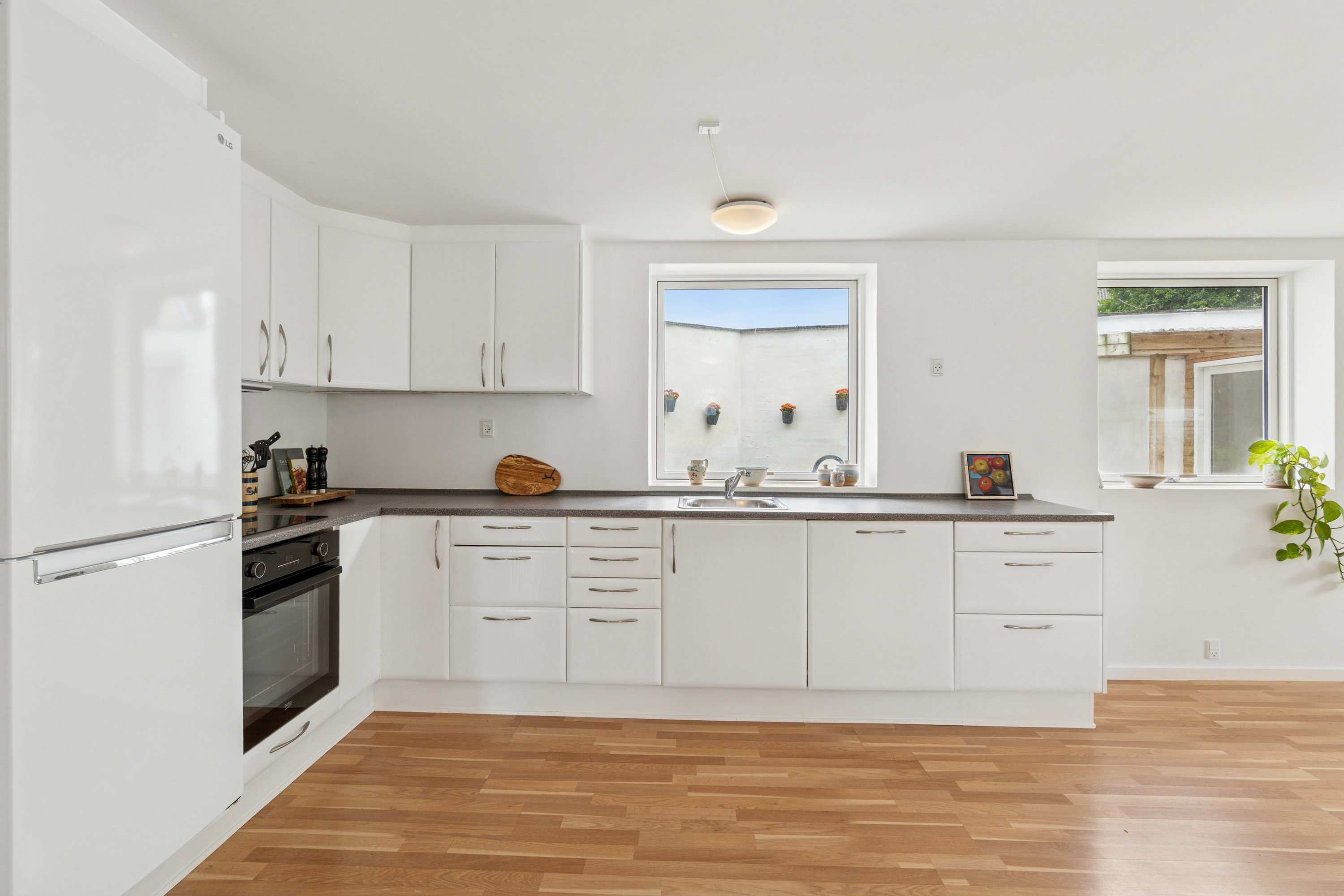 Fremhævet køkken billede i fuldskærmstilstand. Billede af Bredgade 57, 8340 Malling