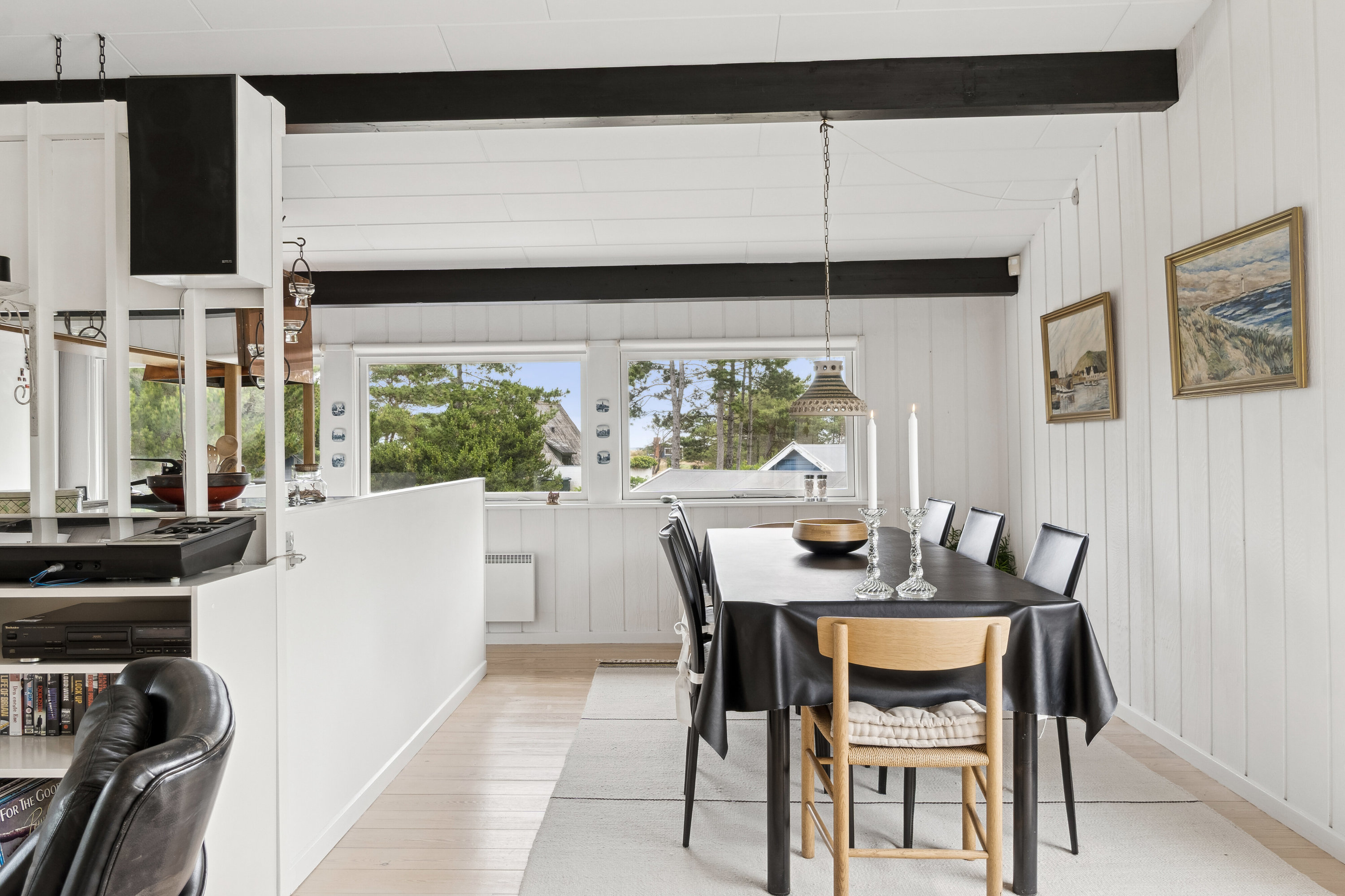 Fremhævet spisestue billede i fuldskærmstilstand. Billede af Vibo Strandvej 11, 4500 Nykøbing Sj