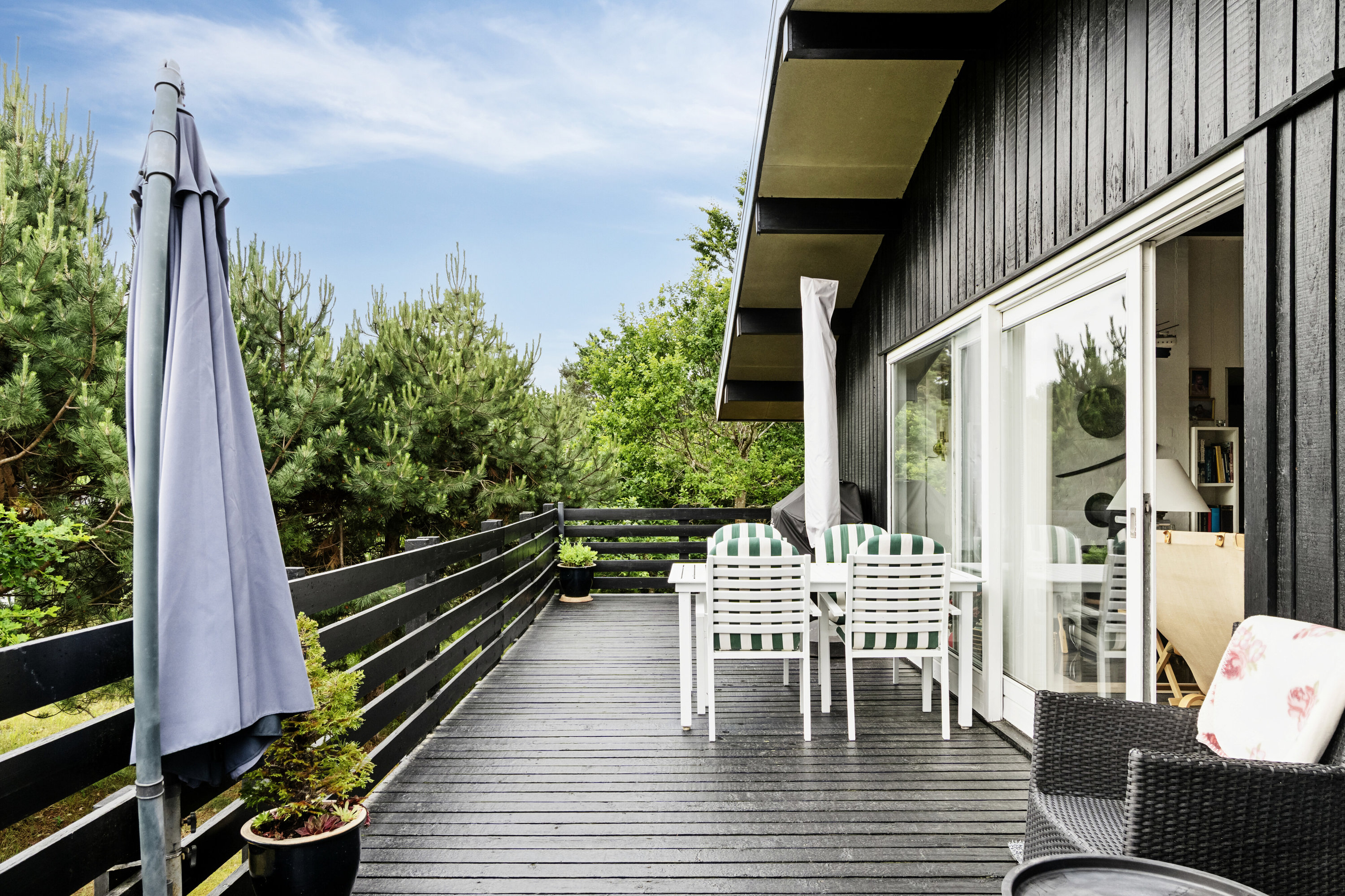 Fremhævet terrasse billede i fuldskærmstilstand. Billede af Vibo Strandvej 11, 4500 Nykøbing Sj