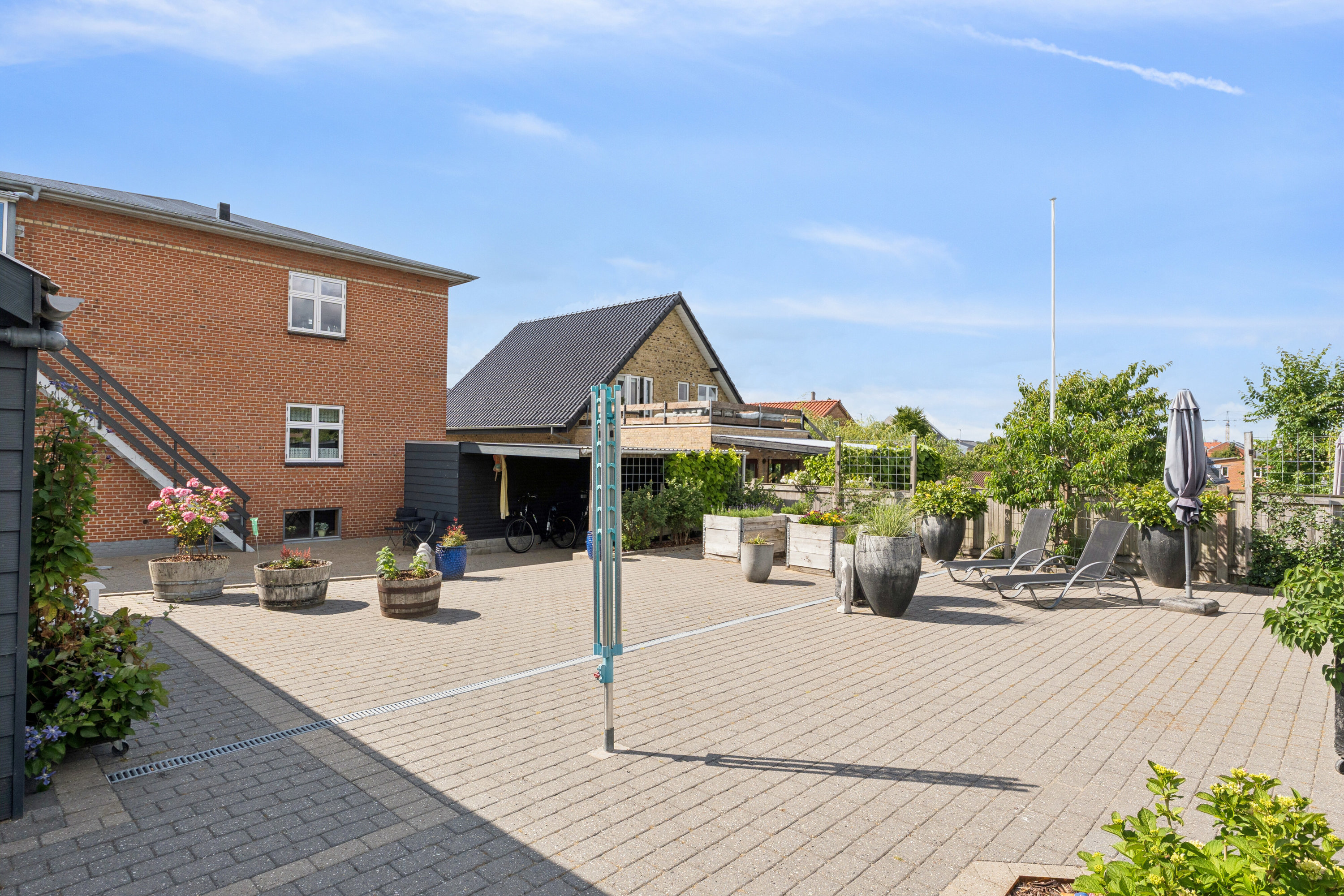 Fremhævet set fra haven billede i fuldskærmstilstand. Billede af Frederiksberggade 53, 8600 Silkeborg