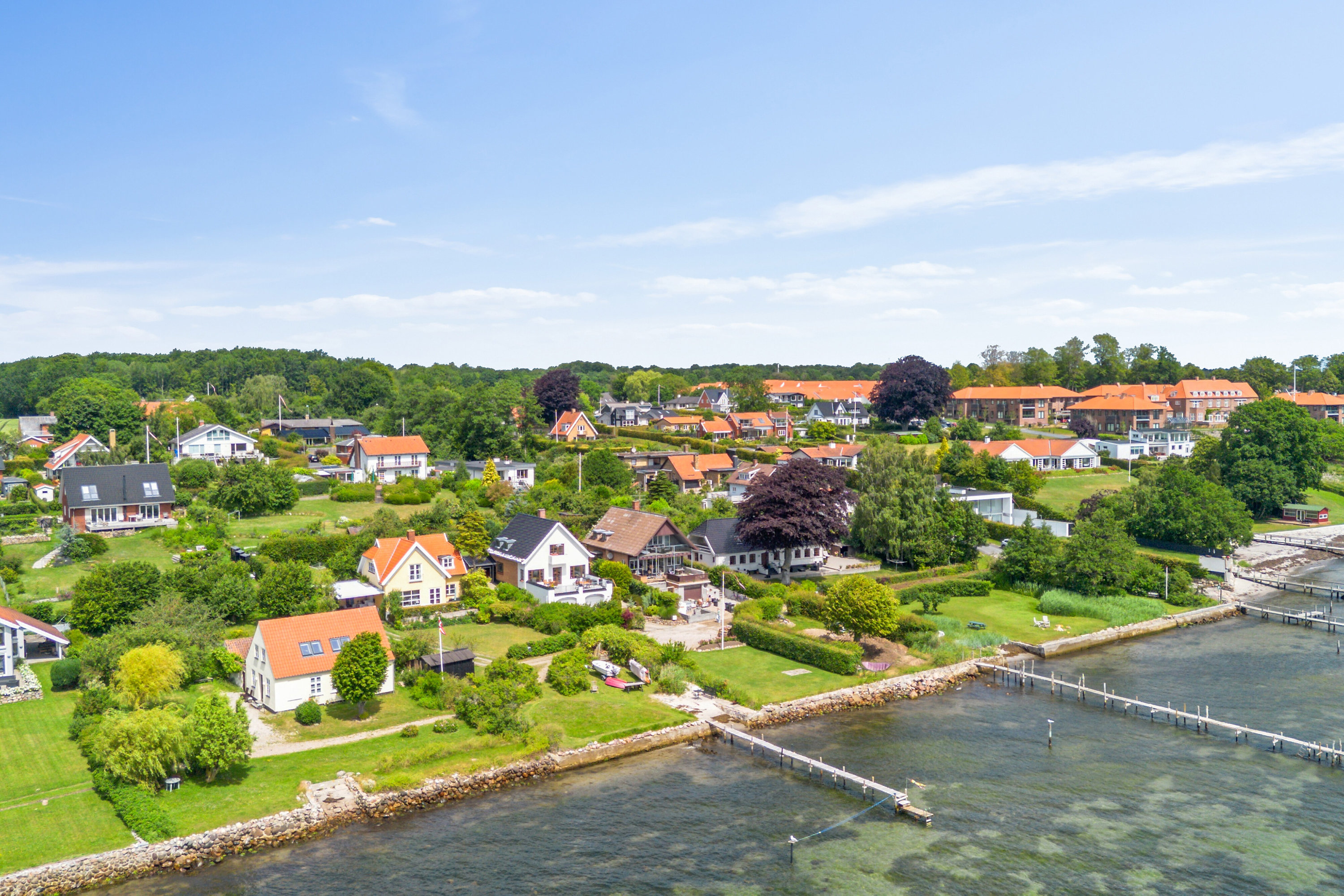 Fremhævet luftfoto billede i fuldskærmstilstand. Billede af Sætting Strandvej 32, 5700 Svendborg