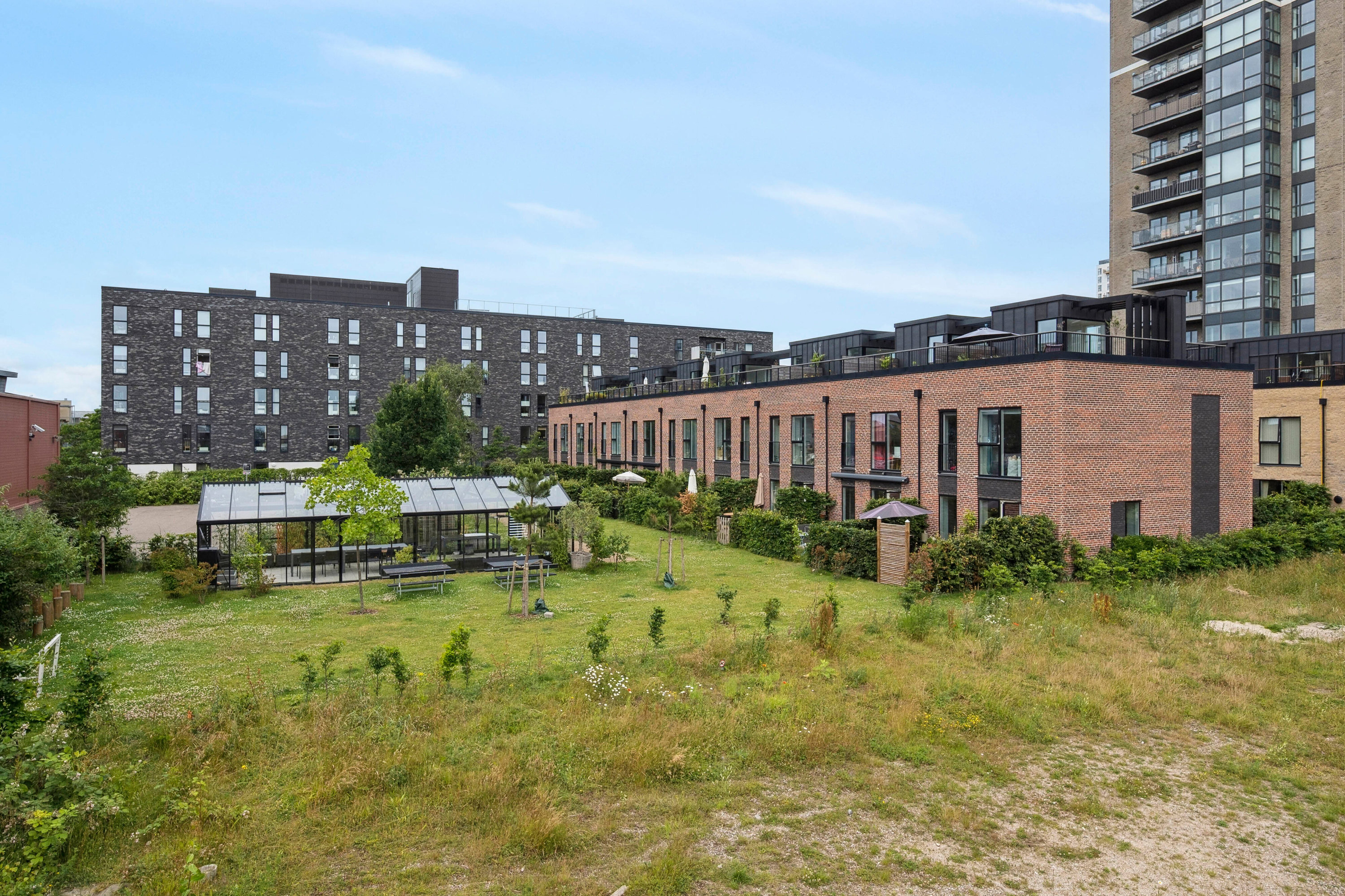 Fremhævet set fra haven billede i fuldskærmstilstand. Billede af Amager Strandvej 118A, 2300 København S