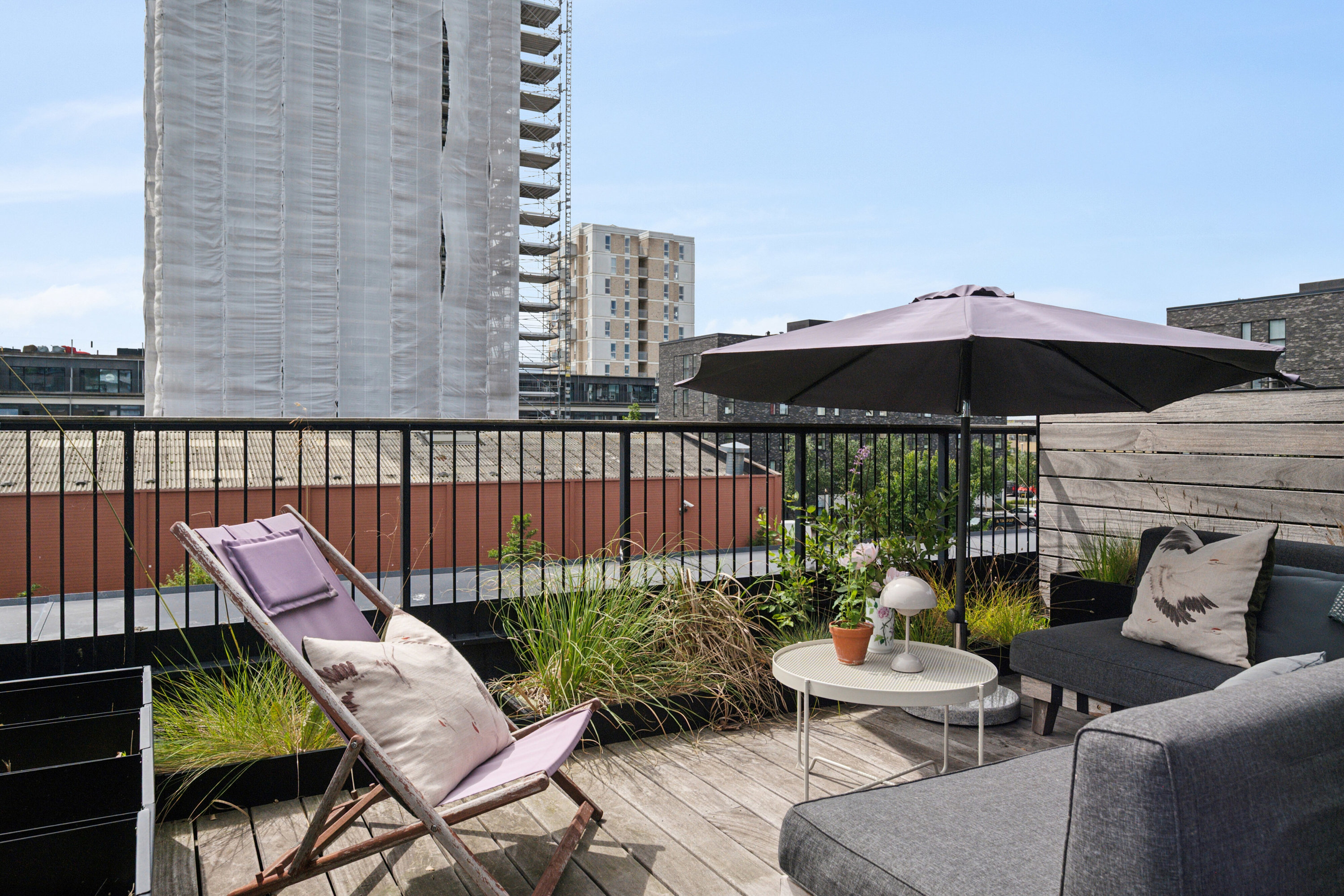 Fremhævet tagterrasse billede i fuldskærmstilstand. Billede af Amager Strandvej 118A, 2300 København S