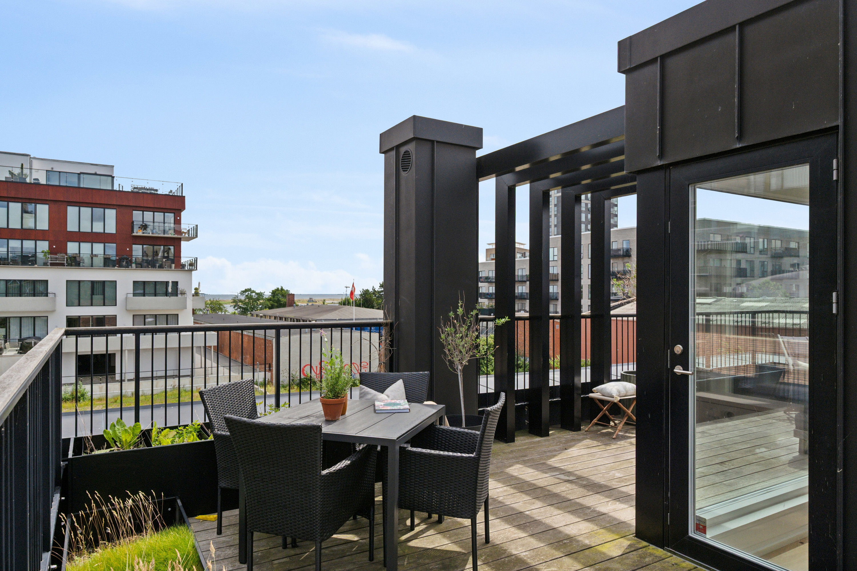 Fremhævet tagterrasse billede i fuldskærmstilstand. Billede af Amager Strandvej 118A, 2300 København S