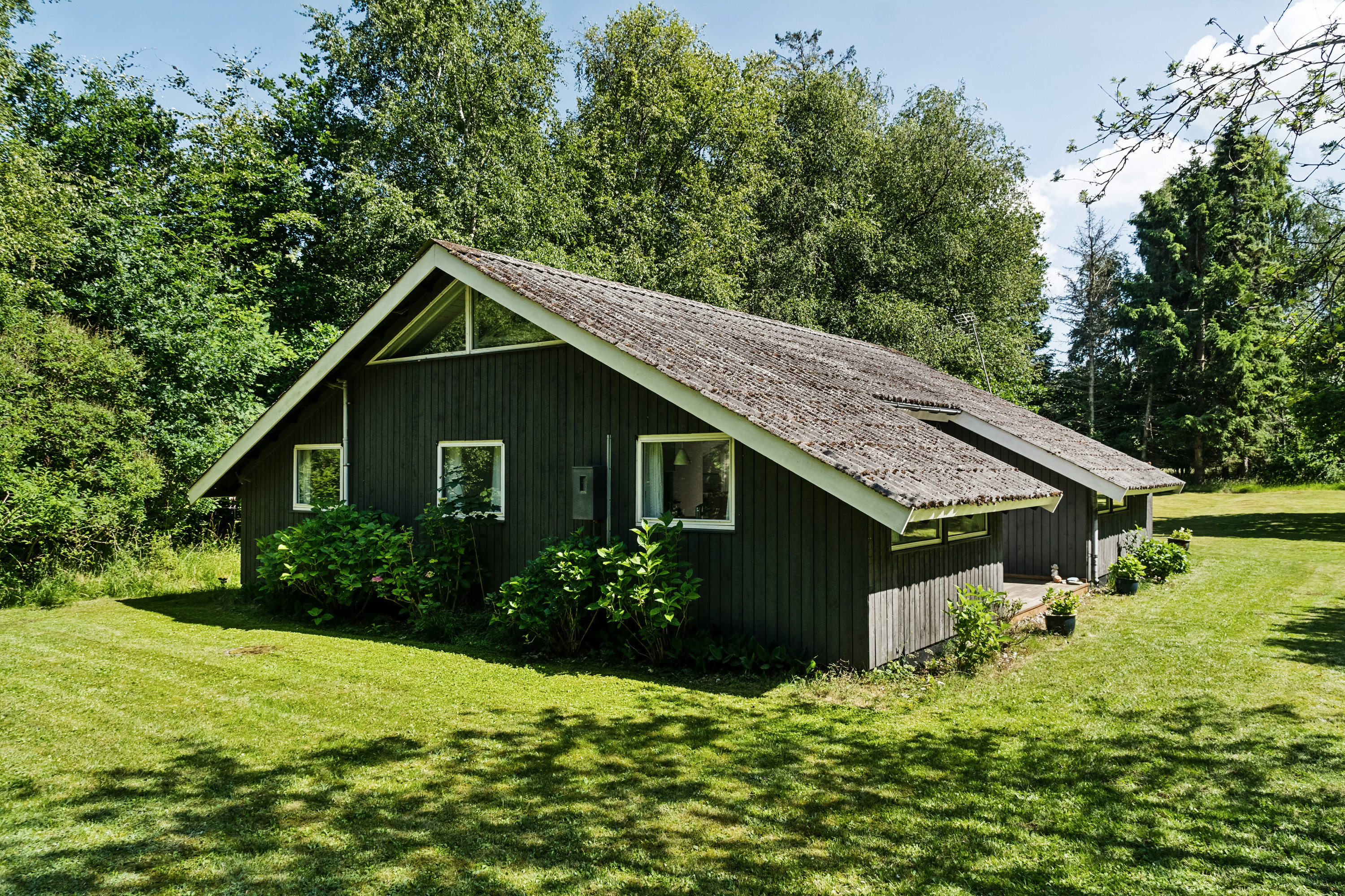 Fremhævet set fra haven billede i fuldskærmstilstand. Billede af Nåletræsvænget 5, 4581 Rørvig