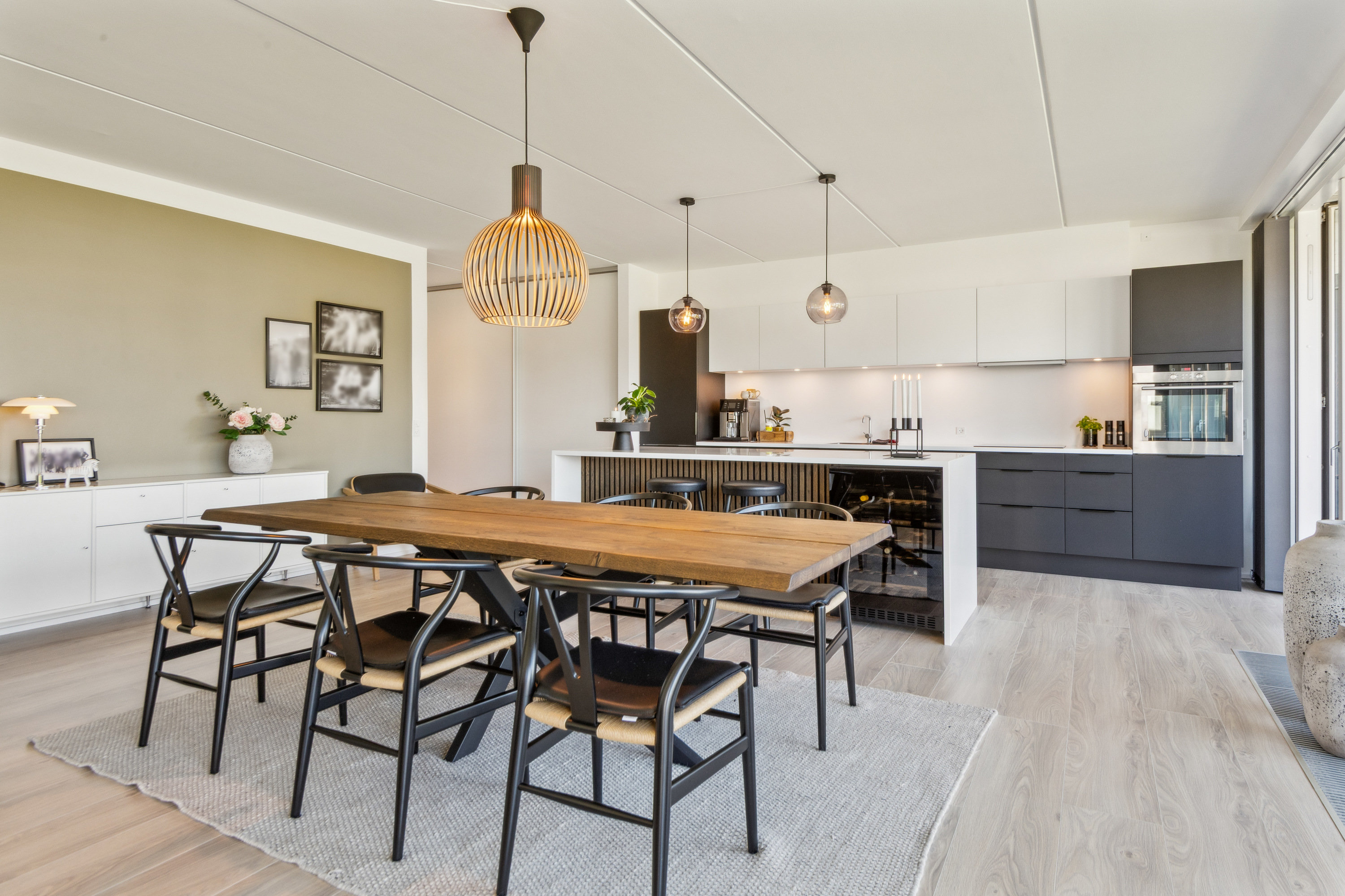 Fremhævet stue billede i fuldskærmstilstand. Billede af Søndertoft 5, st.. th., 9000 Aalborg