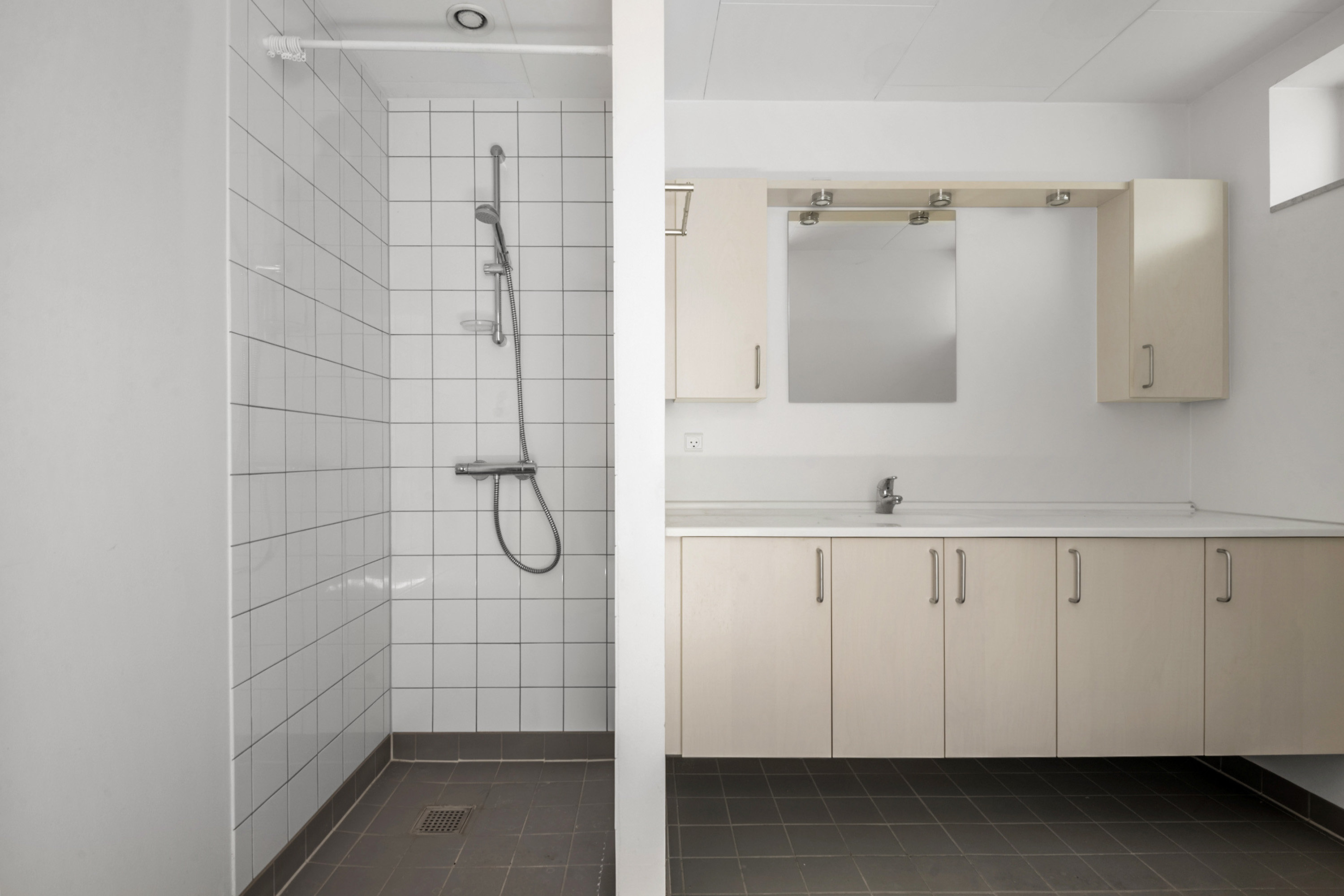 Fremhævet badeværelse billede i fuldskærmstilstand. Billede af Banegårdsparken 15, st.., Odder, 8300 Odder