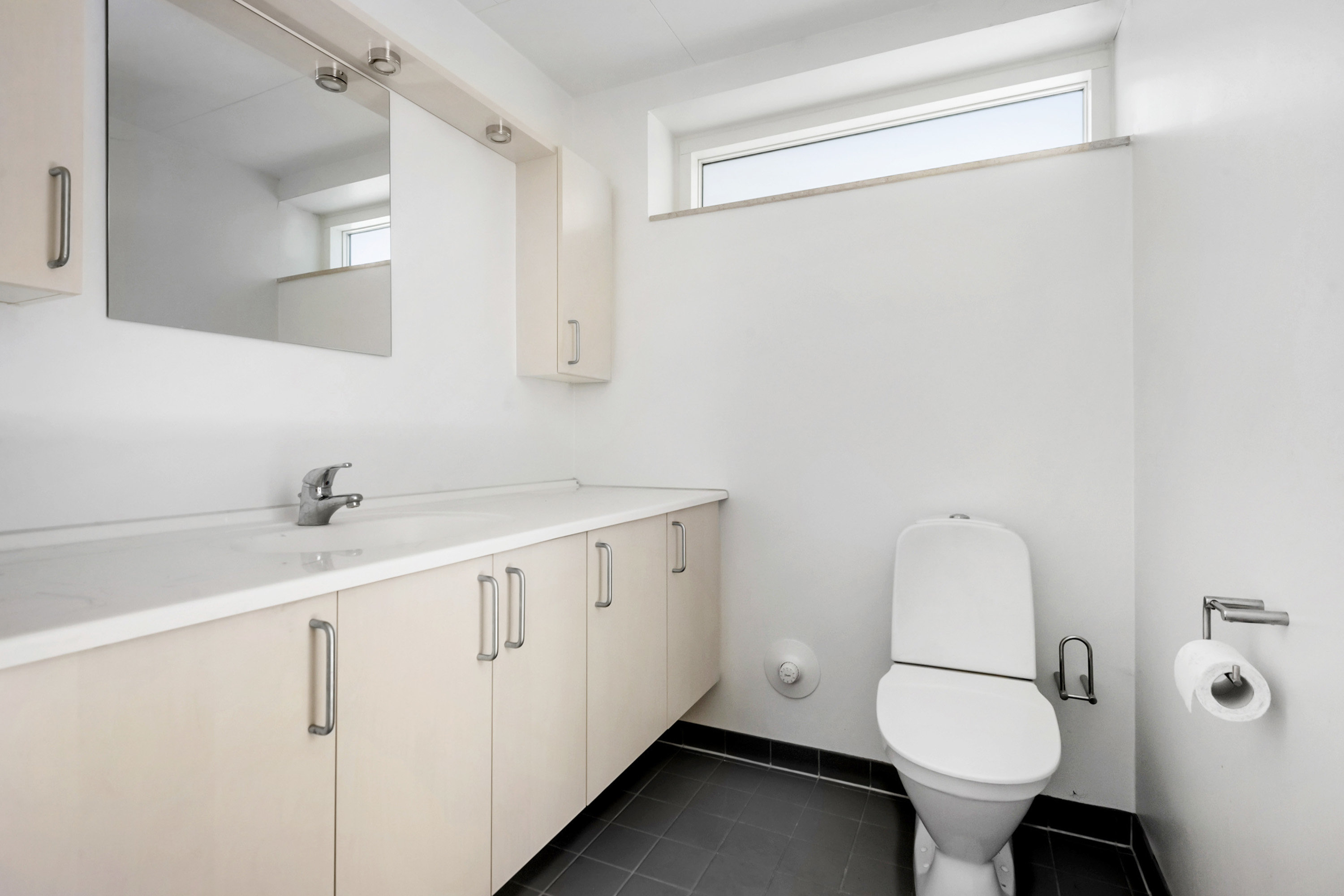 Fremhævet badeværelse billede i fuldskærmstilstand. Billede af Banegårdsparken 15, st.., Odder, 8300 Odder