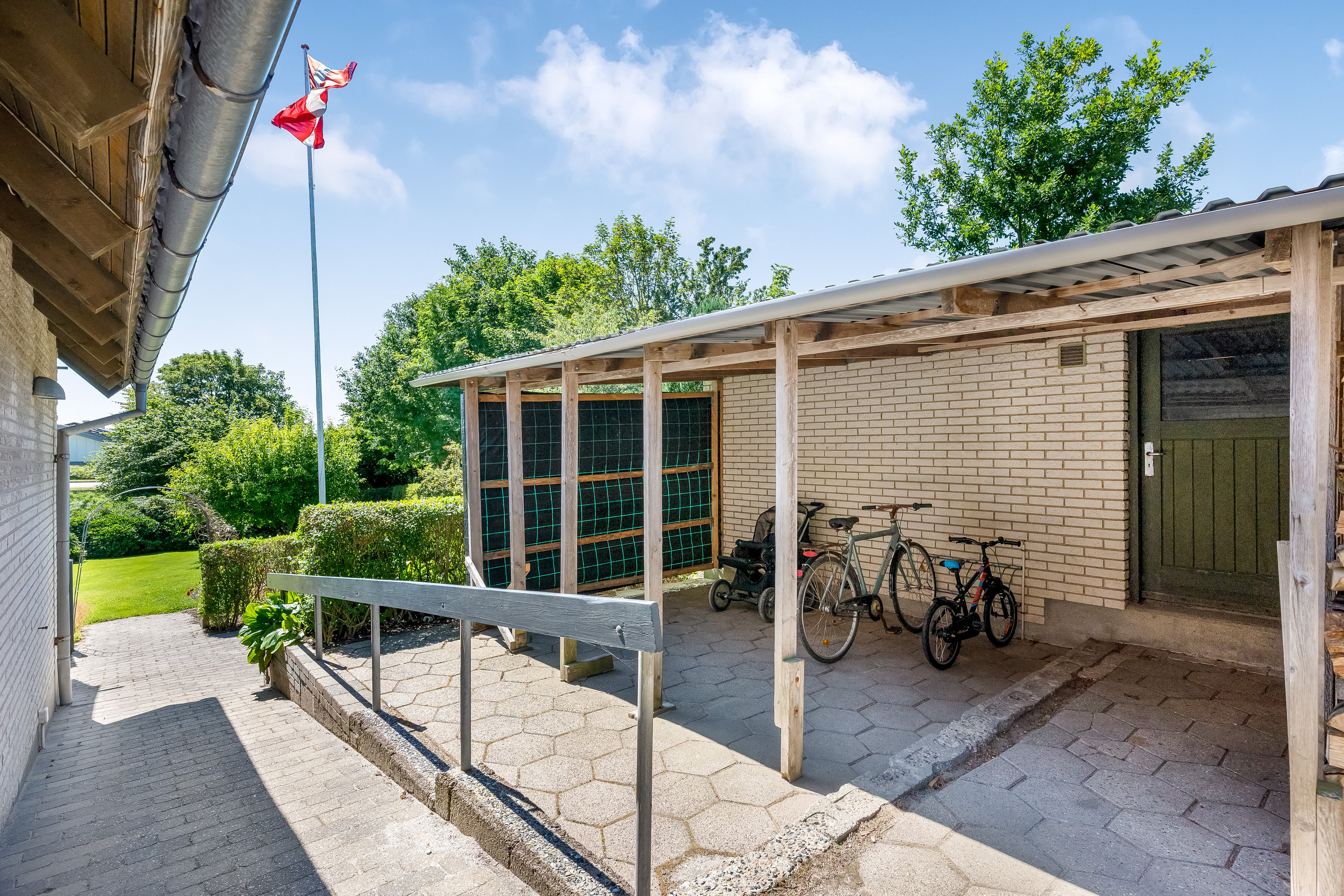 Fremhævet cykelskur billede i fuldskærmstilstand. Billede af Solbakkevej 8, Nørlem, 7620 Lemvig