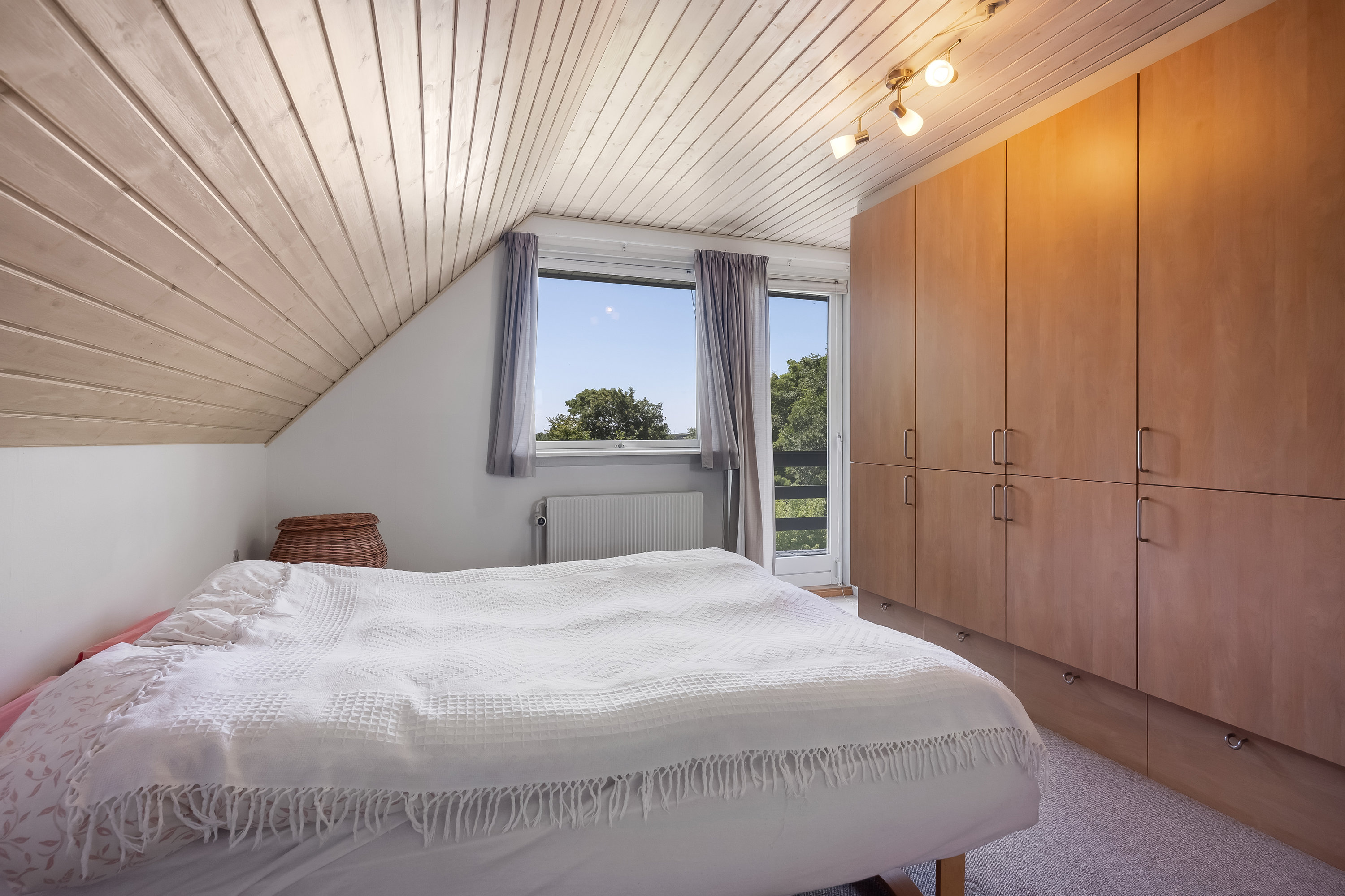 Fremhævet soveværelse billede i fuldskærmstilstand. Billede af Solbakkevej 8, Nørlem, 7620 Lemvig