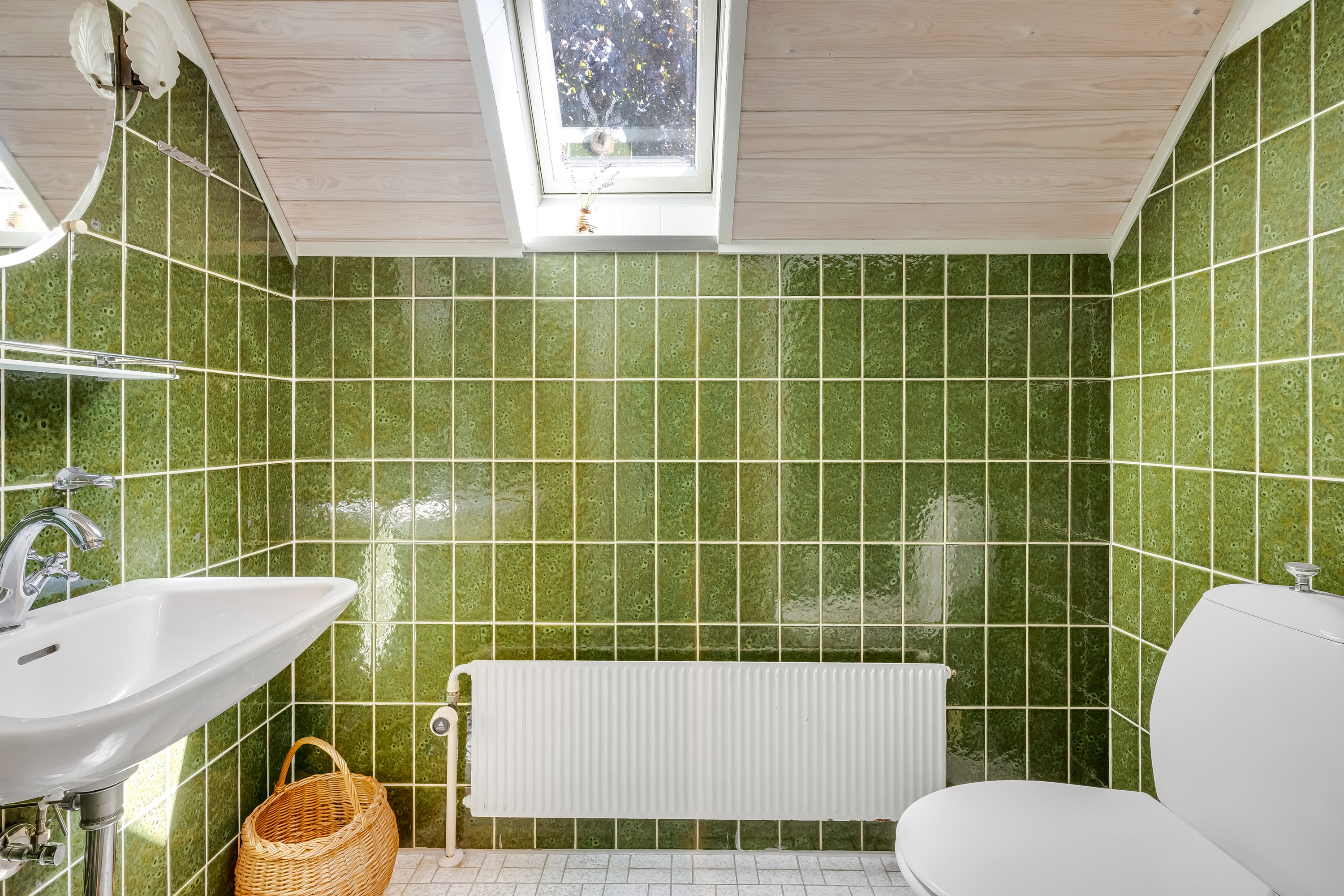 Fremhævet toilet billede i fuldskærmstilstand. Billede af Solbakkevej 8, Nørlem, 7620 Lemvig