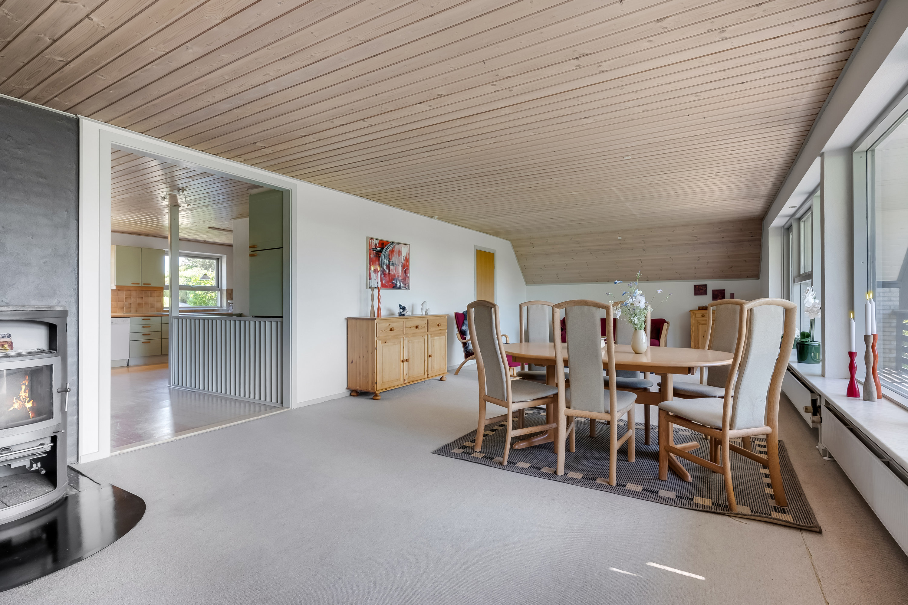 Fremhævet stue billede i fuldskærmstilstand. Billede af Solbakkevej 8, Nørlem, 7620 Lemvig