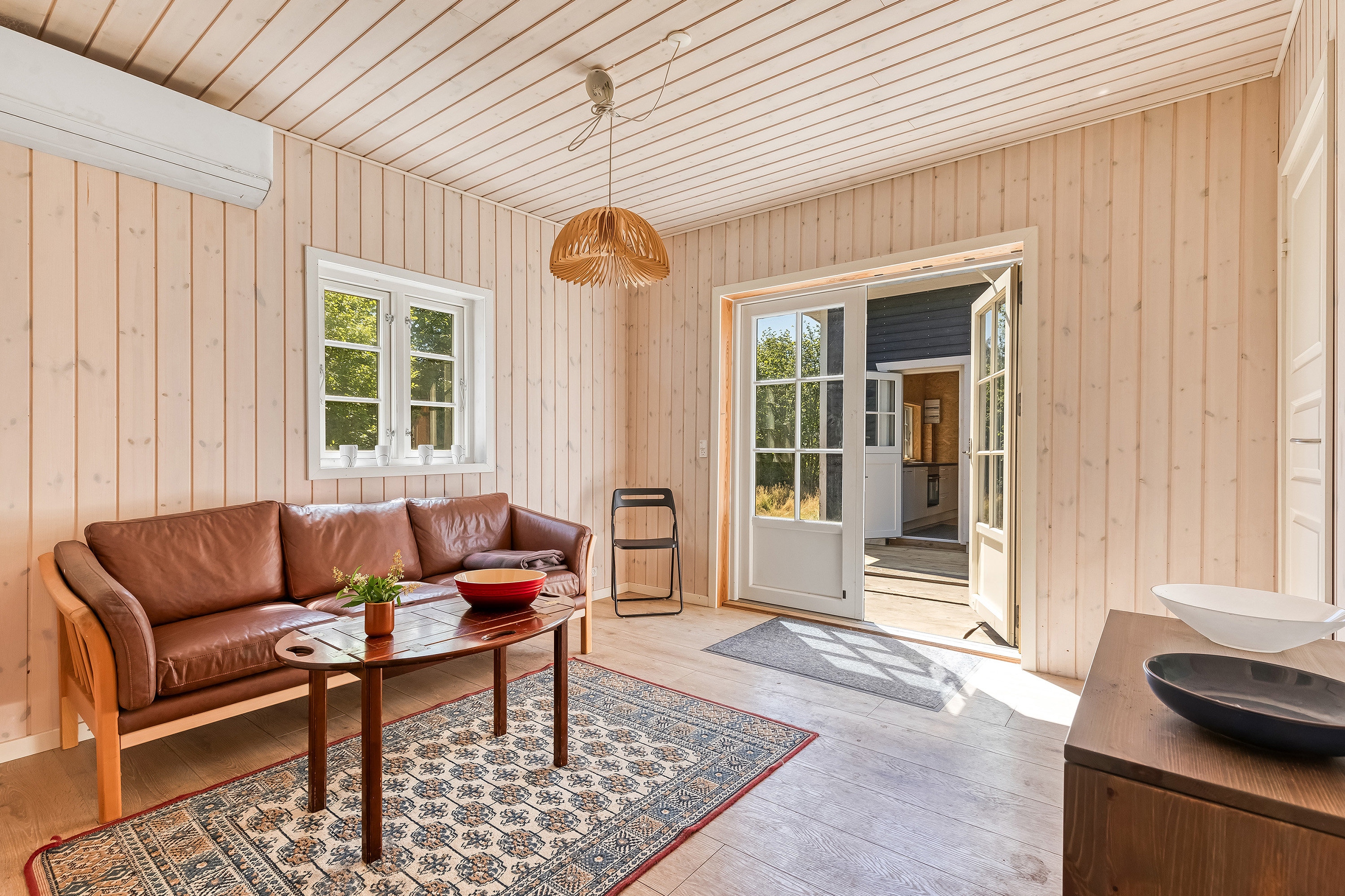 Fremhævet stue billede i fuldskærmstilstand. Billede af Hyldeager 11, Over Draaby Strand, 3630 Jægerspris