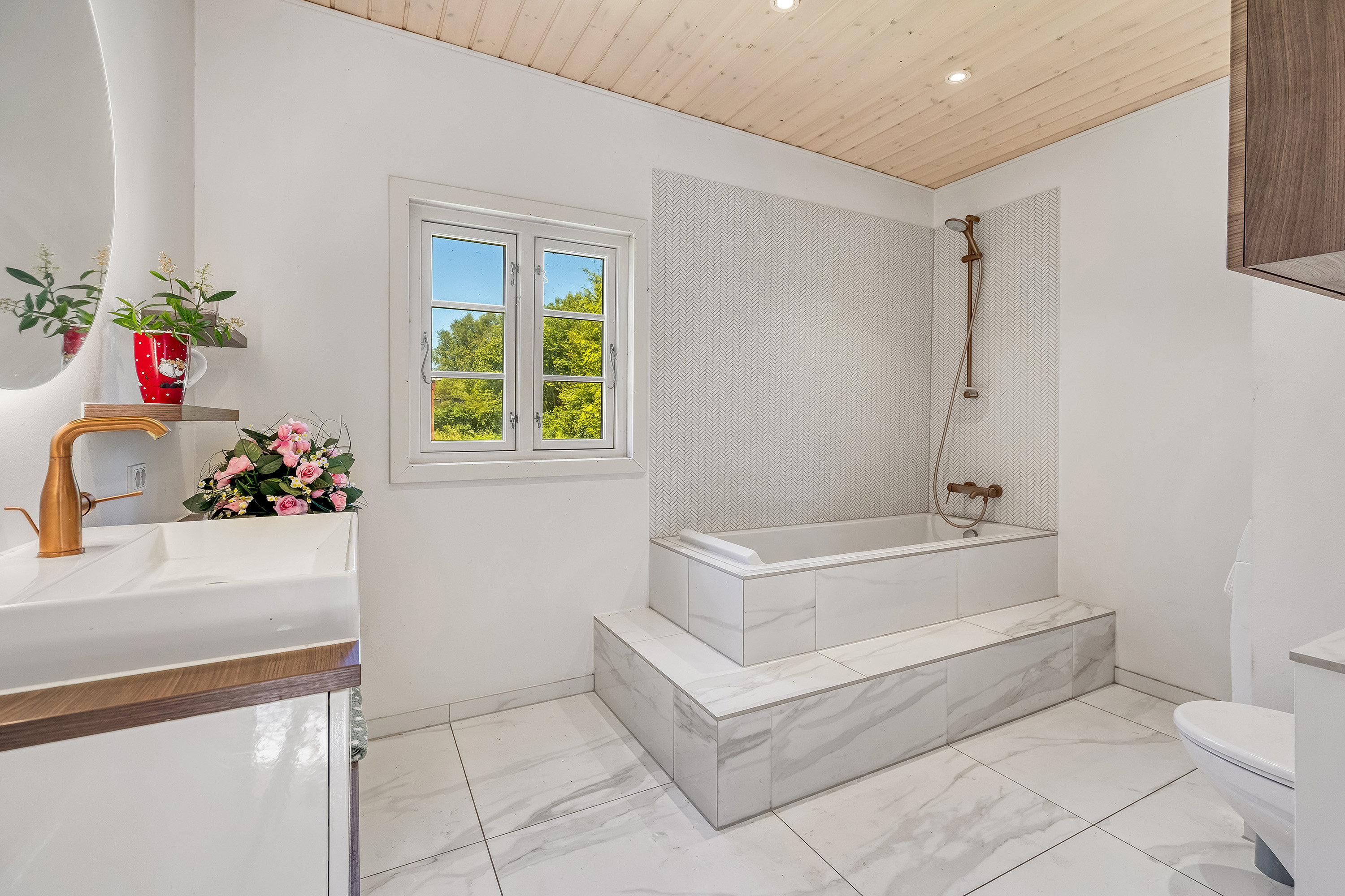 Fremhævet badeværelse billede i fuldskærmstilstand. Billede af Hyldeager 11, Over Draaby Strand, 3630 Jægerspris