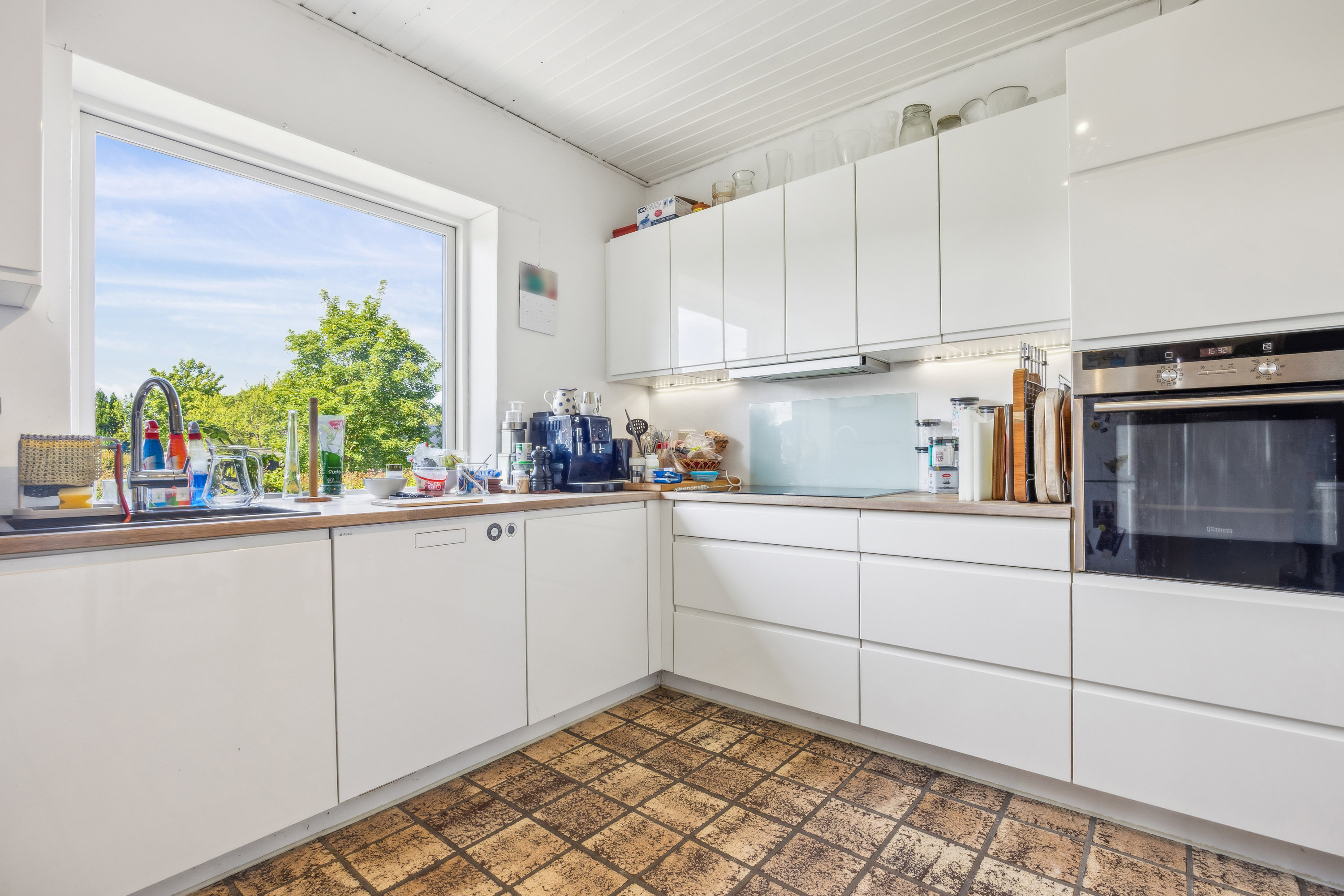 Fremhævet køkken billede i fuldskærmstilstand. Billede af Ellebæk 10, 9400 Nørresundby