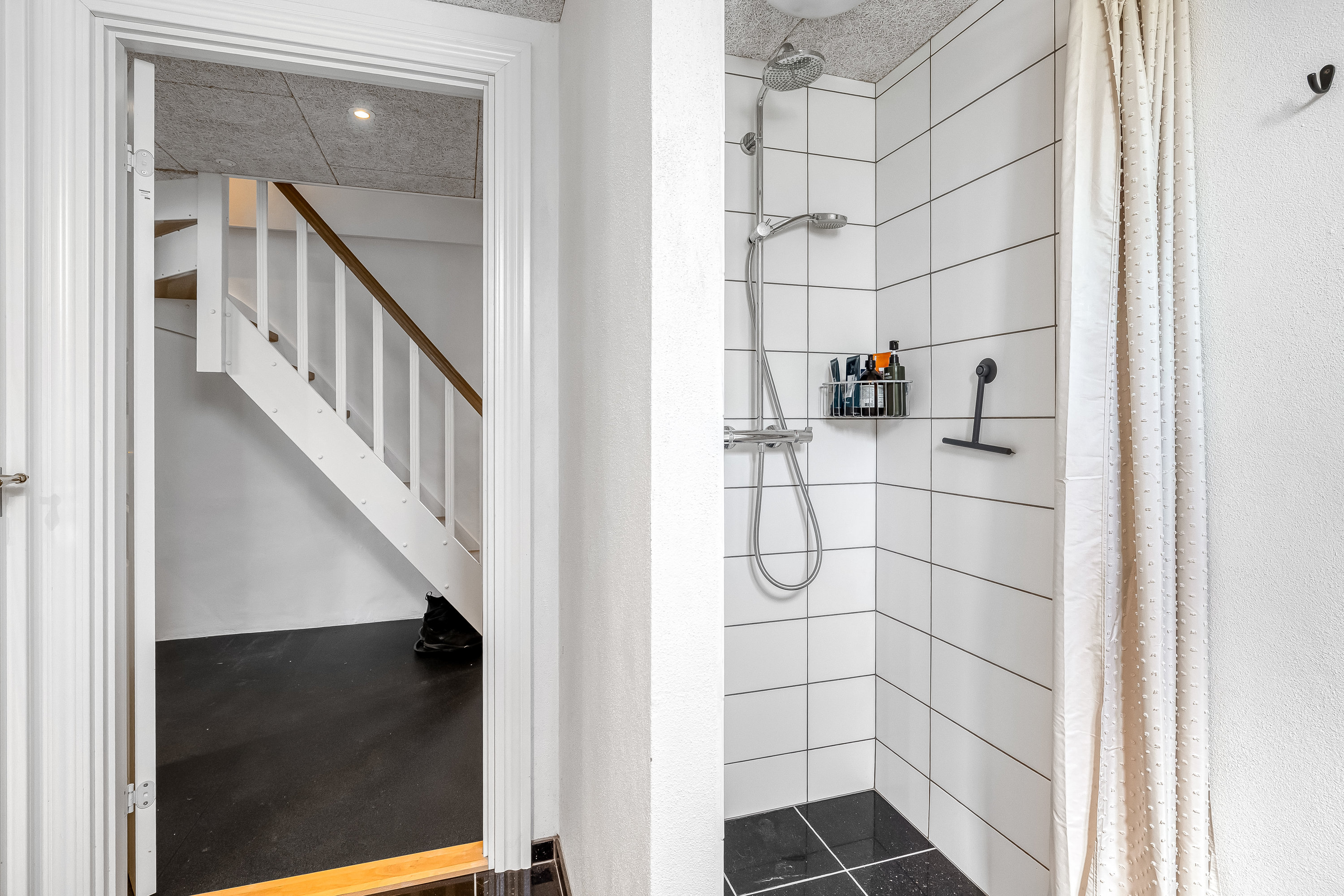 Fremhævet badeværelse billede i fuldskærmstilstand. Billede af Hoffgaardsvej 10, 6950 Ringkøbing