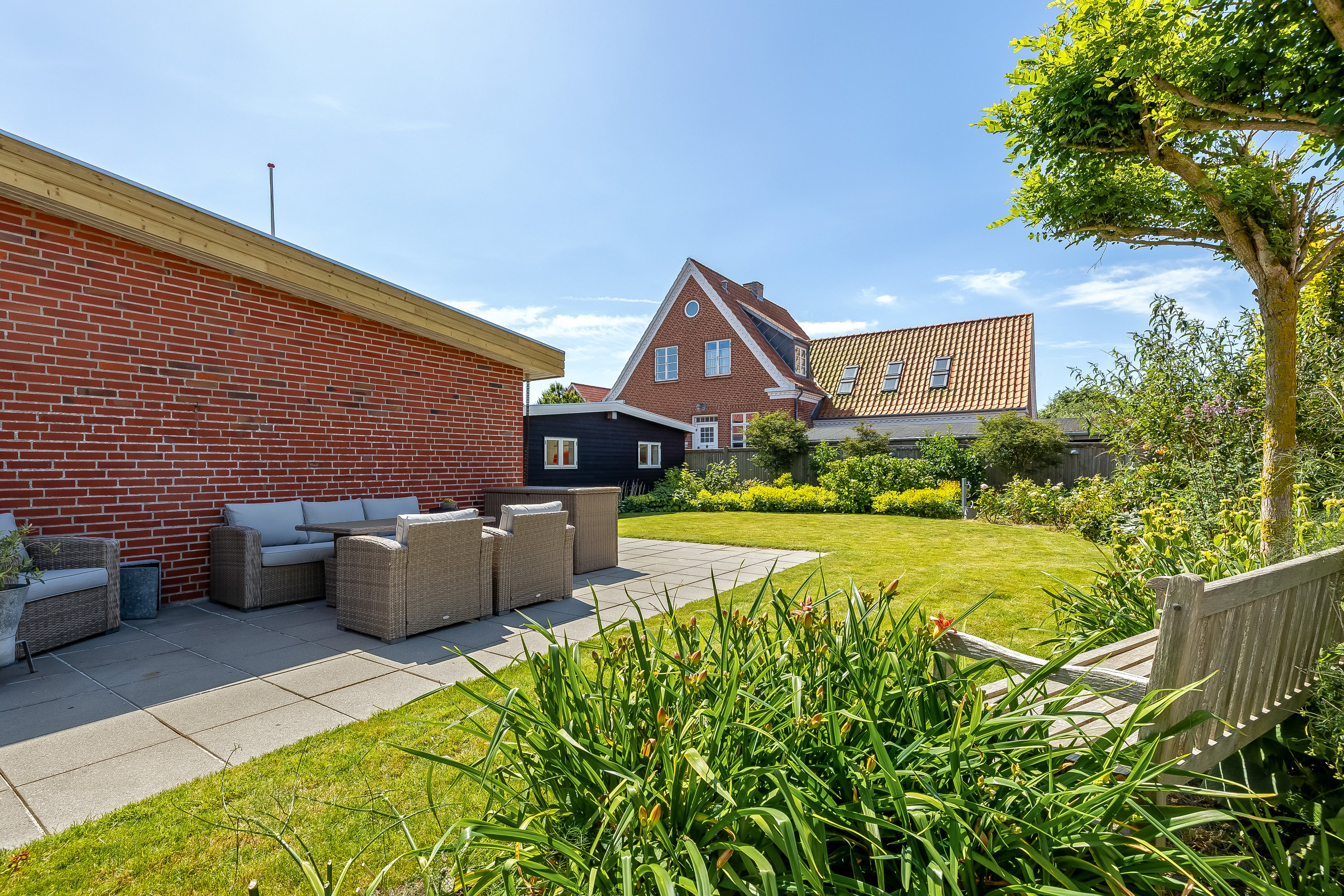 Fremhævet terrasse billede i fuldskærmstilstand. Billede af Hoffgaardsvej 10, 6950 Ringkøbing