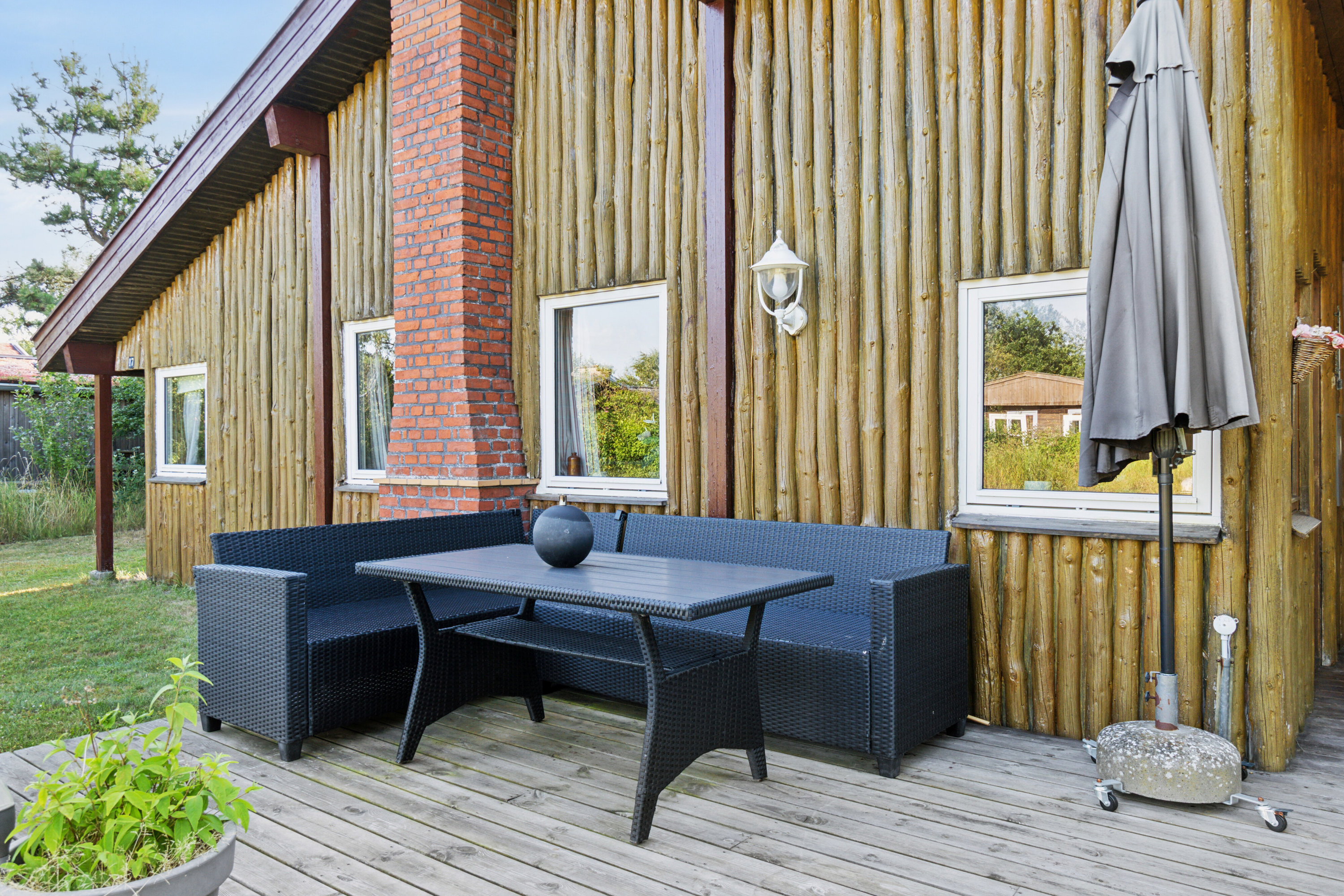 Fremhævet terrasse billede i fuldskærmstilstand. Billede af Hybenvej 17, Kobæk, 4230 Skælskør