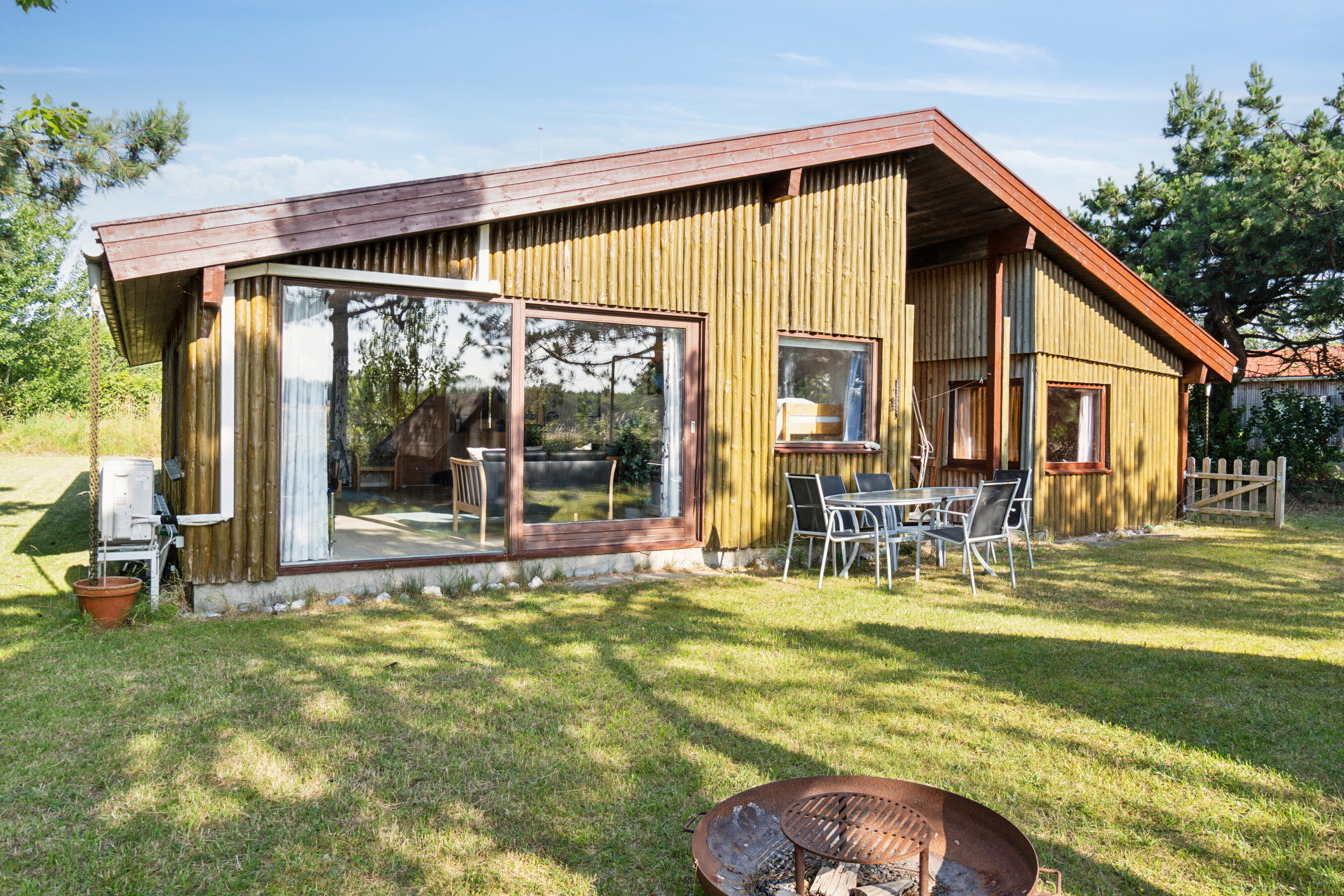 Fremhævet set fra haven billede i fuldskærmstilstand. Billede af Hybenvej 17, Kobæk, 4230 Skælskør