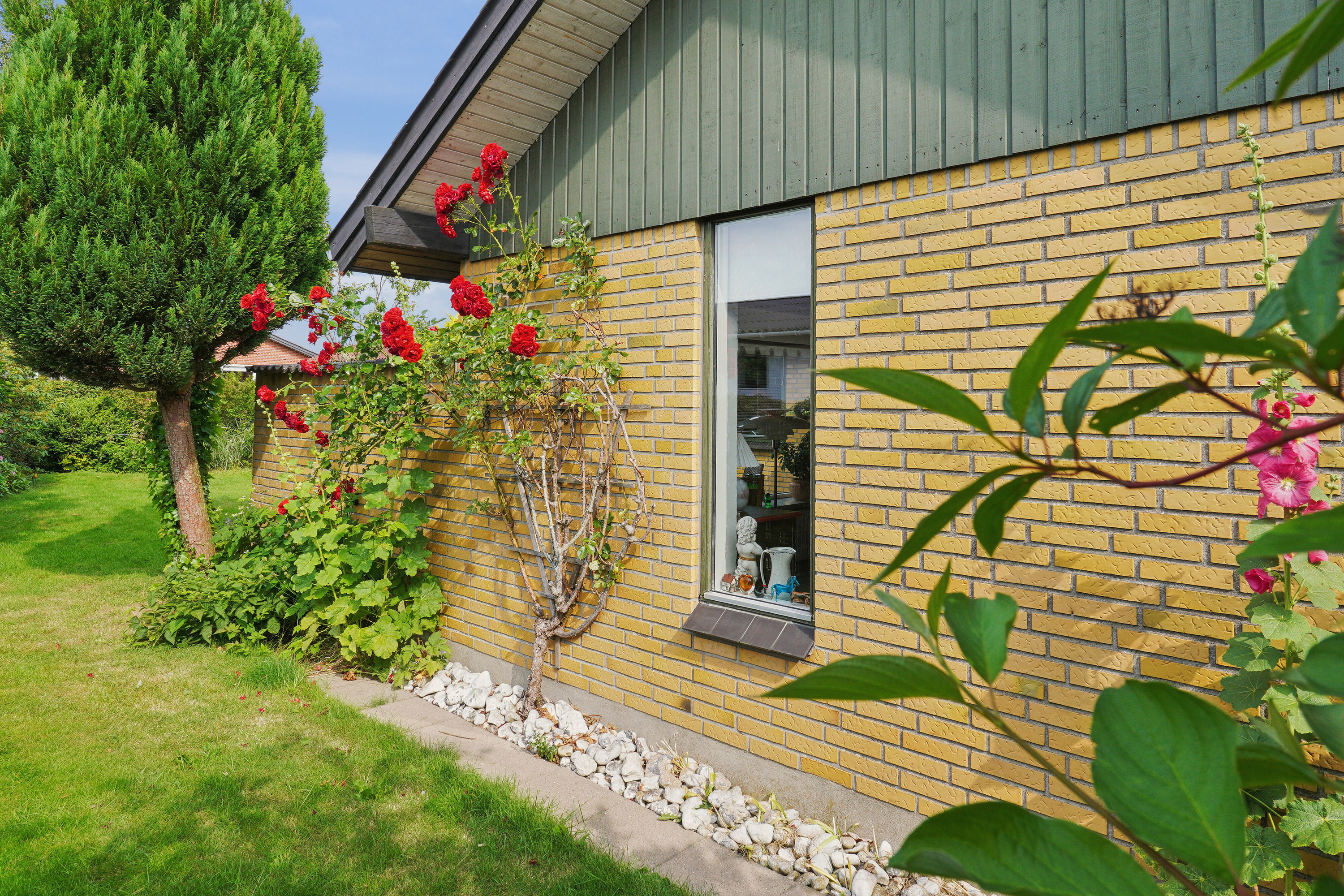 Fremhævet udendørs billede i fuldskærmstilstand. Billede af Sjællandsgade 21, 9870 Sindal