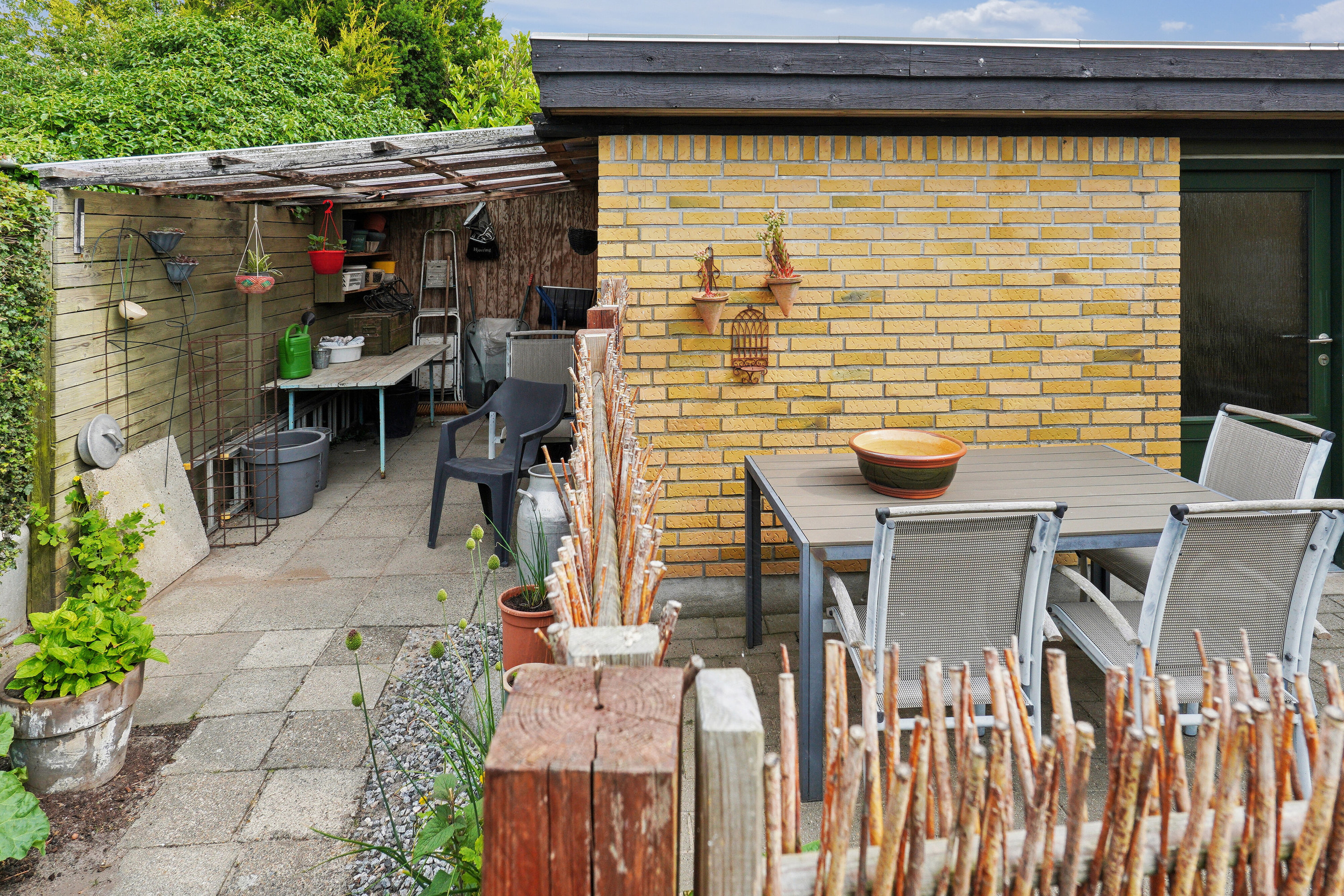 Fremhævet udendørs billede i fuldskærmstilstand. Billede af Sjællandsgade 21, 9870 Sindal